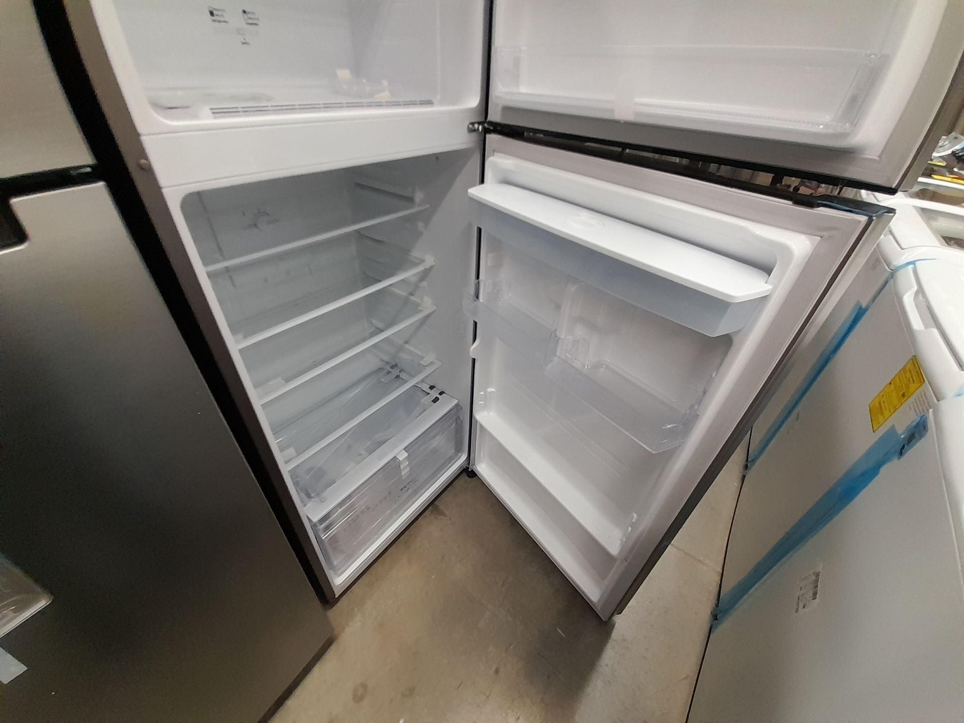 Lote de 1 refrigerador con dispensador de agua Marca SAMSUNG, Modelo RT38A571JS9, Serie 00110V, - Image 5 of 6