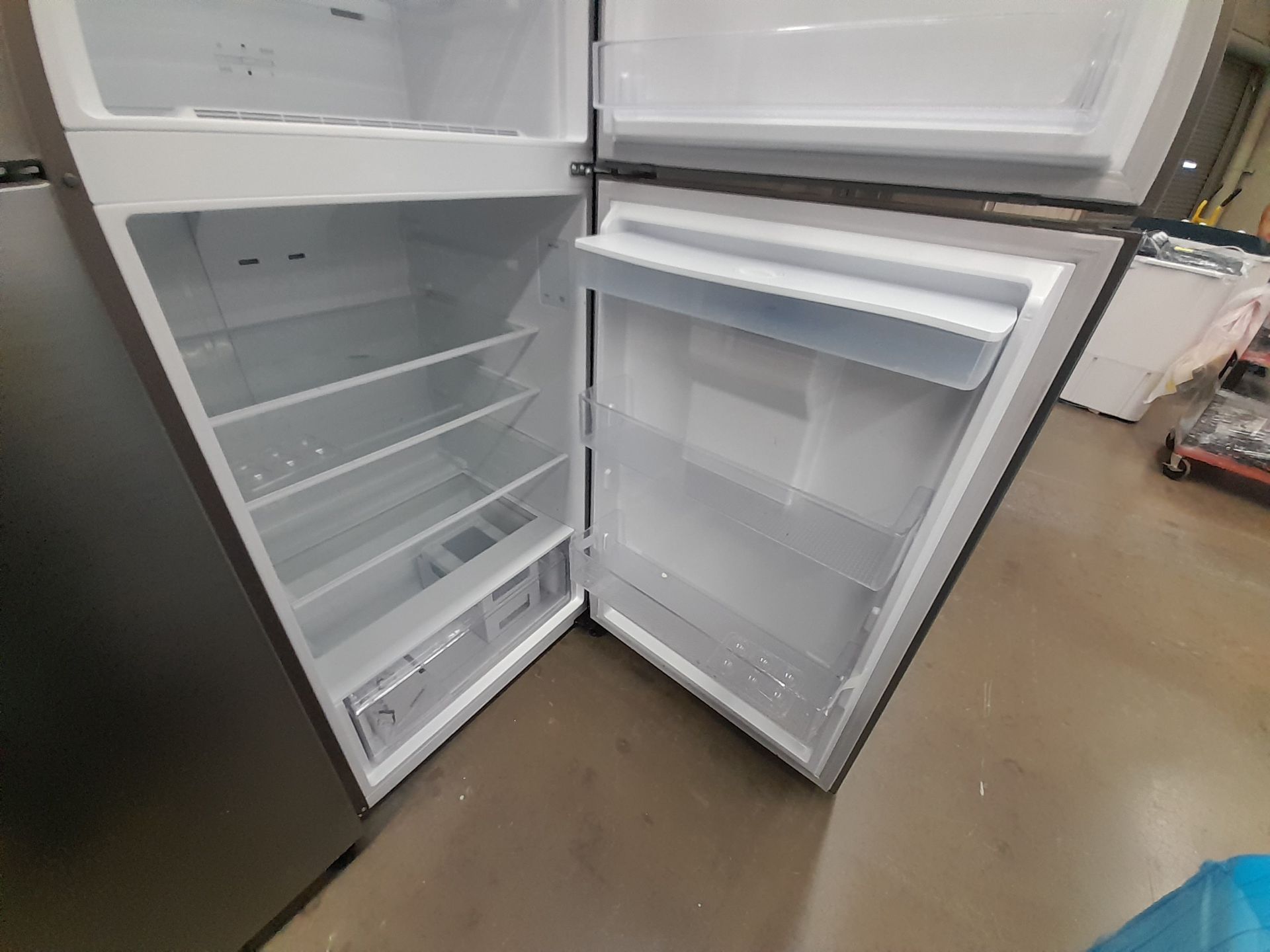 Lote de 2 refrigeradores contiene: 1 refrigerador con dispensador de agua Marca SAMSUNG, Modelo - Image 5 of 8