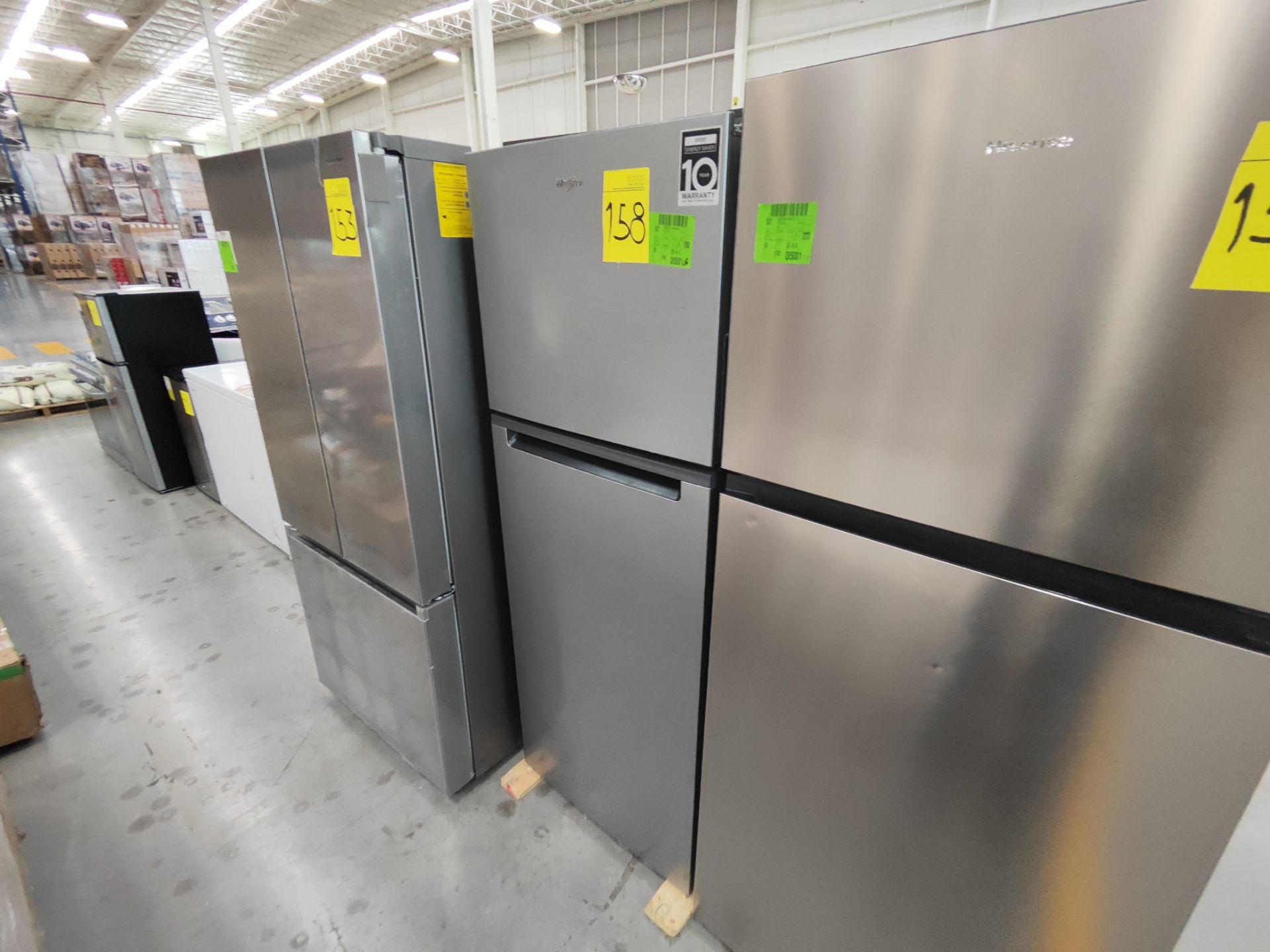 Lote de 1 Refrigerador Marca WHIRPOOL, Modelo WT1130M, Color GRIS (No se asegura su funcionamie - Image 2 of 4