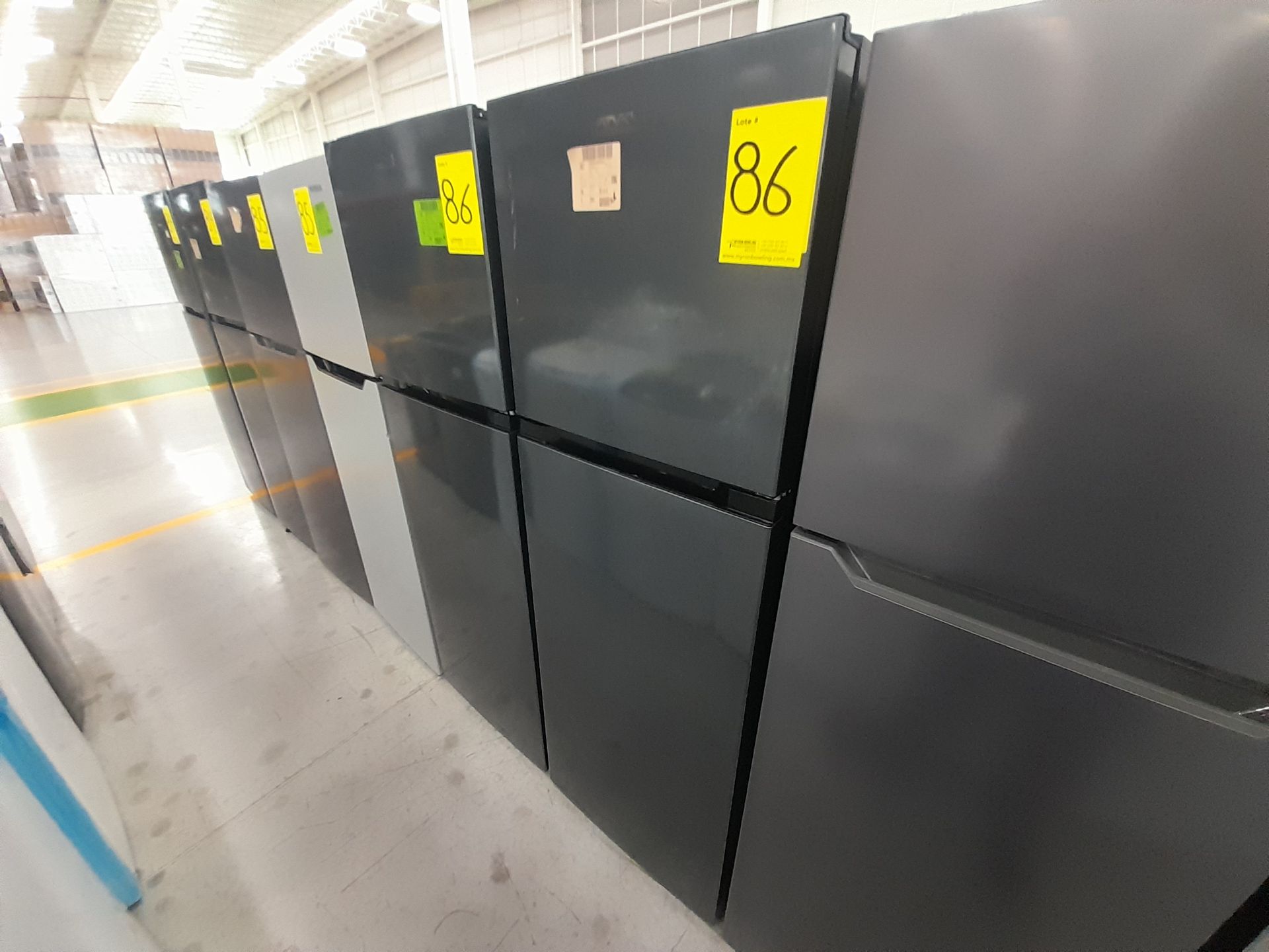 Lote de 2 Refrigeradores contiene: 1 Refrigerador Marca ATVIO, Modelo AT94TMS, Color GRIS; 1 Re - Image 2 of 8