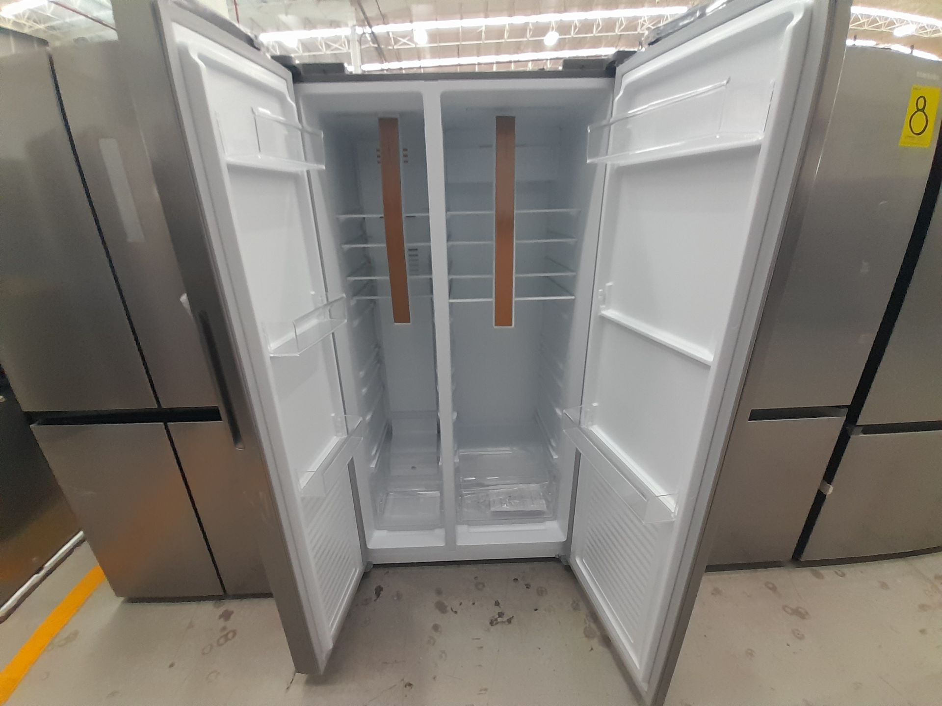 Lote de 1 Refrigerador Marca OSTER, Modelo OSSBSME20SSEVI, Color GRIS (No se asegura su funcion - Image 4 of 5