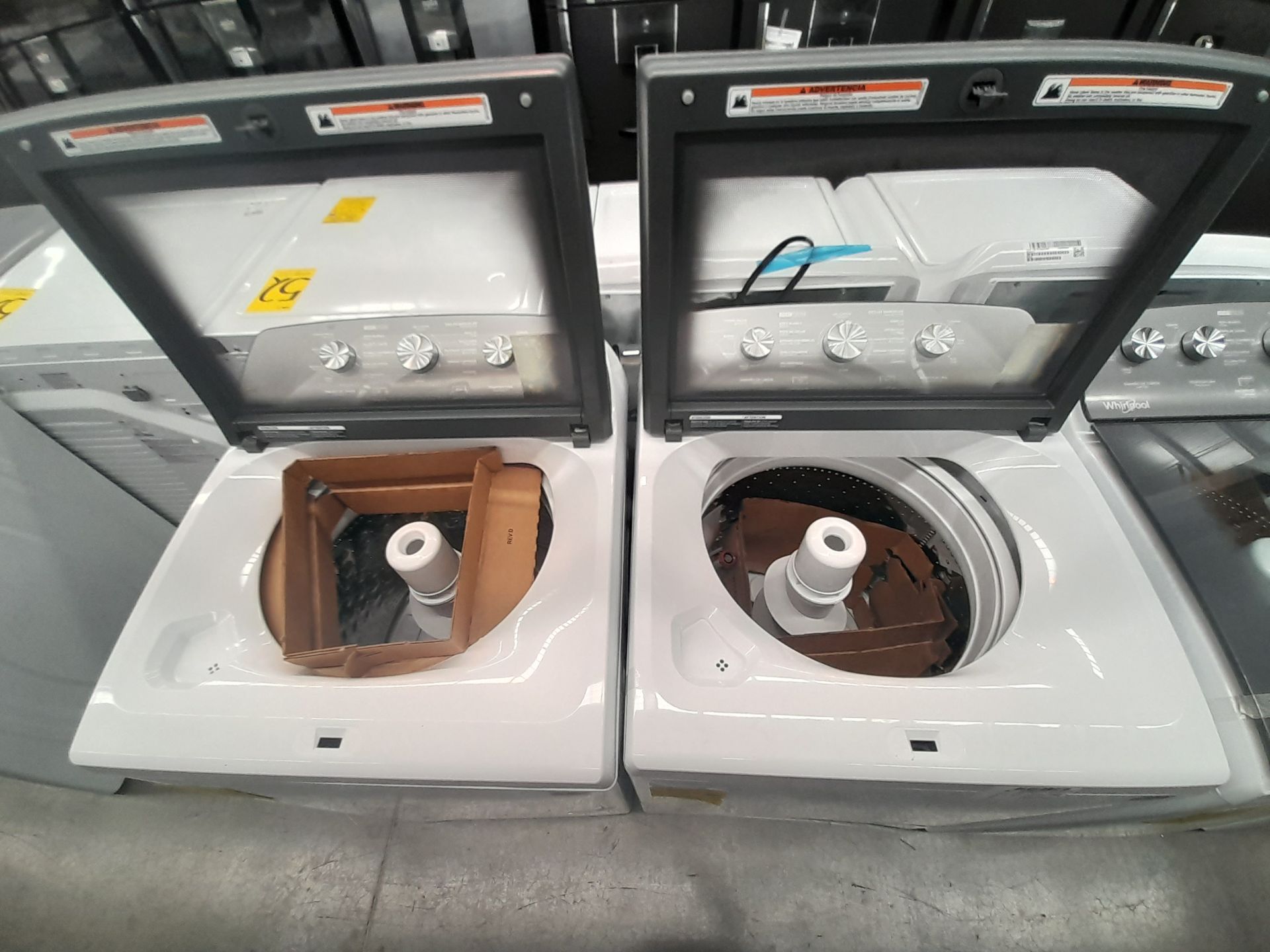 Lote de 2 lavadoras contiene: 1 lavadora de 18 KG, Marca WHIRPOOL, Modelo 8MWTW1813WJM0, Serie 6948 - Image 5 of 6