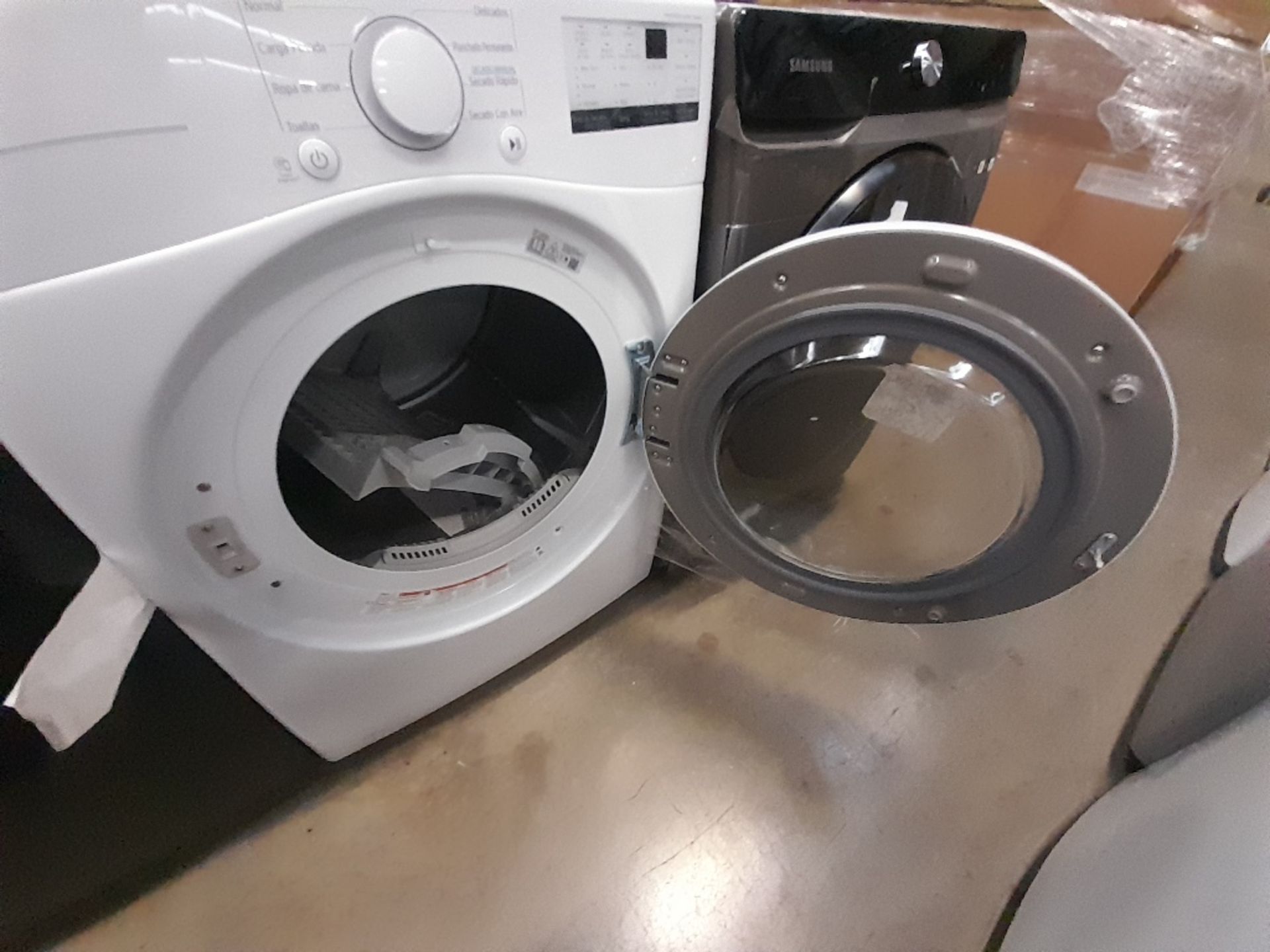 Lote de 1 lavadora y 1 Secadora contiene: 1 lavadora de 20 KG, Marca SAMSUNG, Modelo WD20T6300GP, S - Image 5 of 7