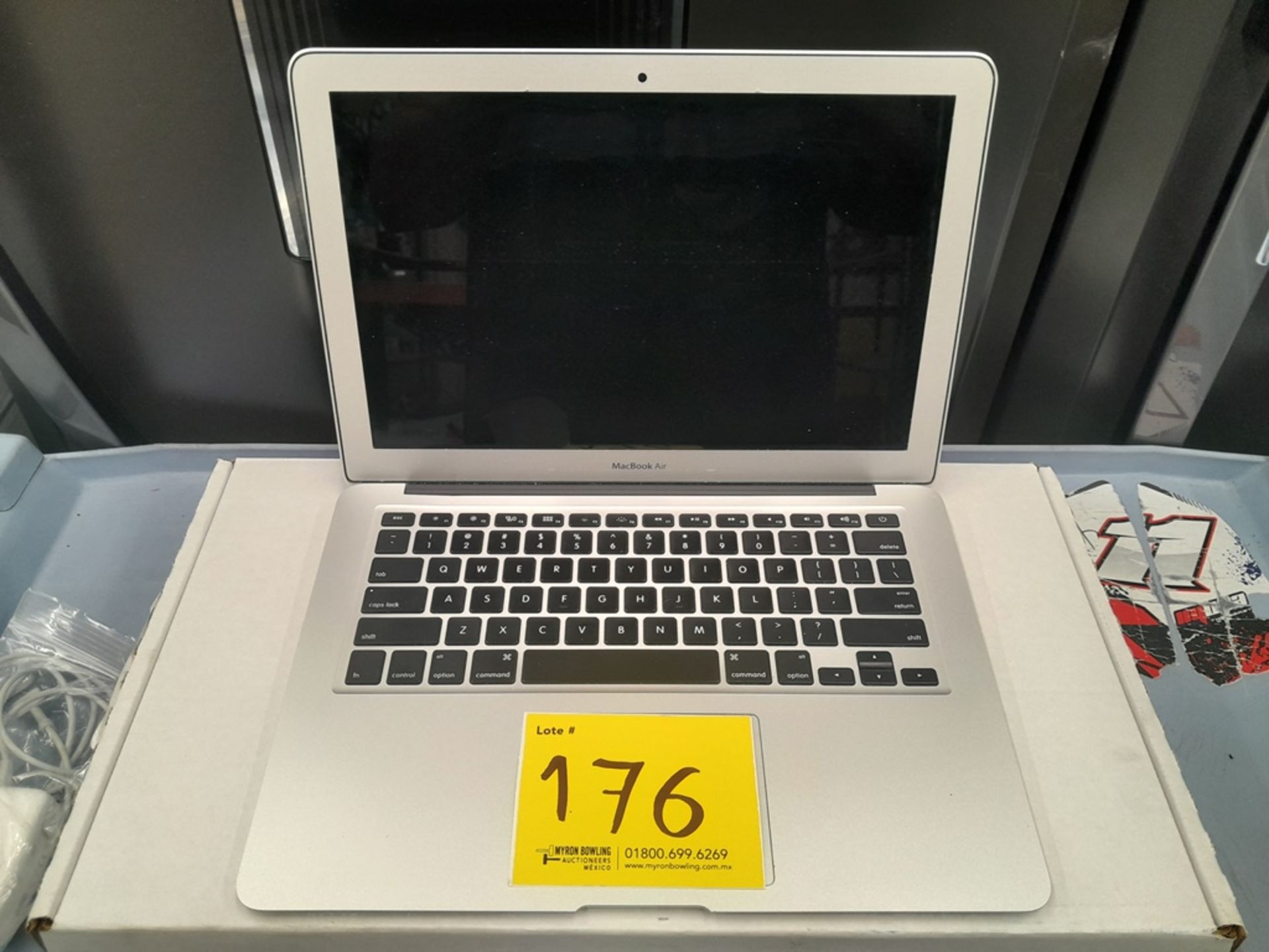 Lote de 1 MacBook Air, A7, 128 GB de almacenamiento, 8 GB de RAM (no se asegura su funcionamiento,