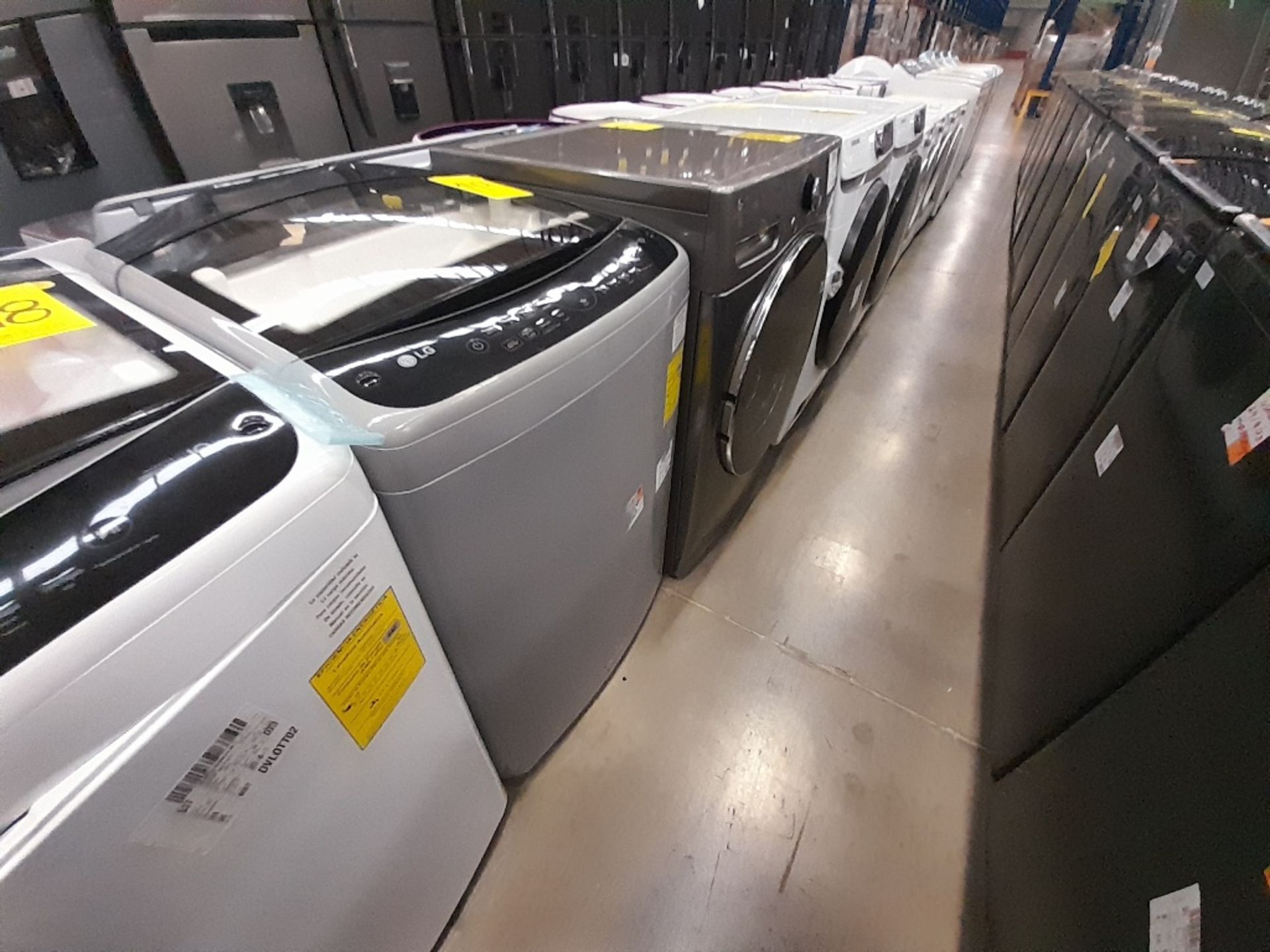 Lote de 1 lavadora y 1 Lavasecadora contiene: 1 lavadora de 18 KG, Marca LG, Modelo WT18DV6, Serie - Image 2 of 8