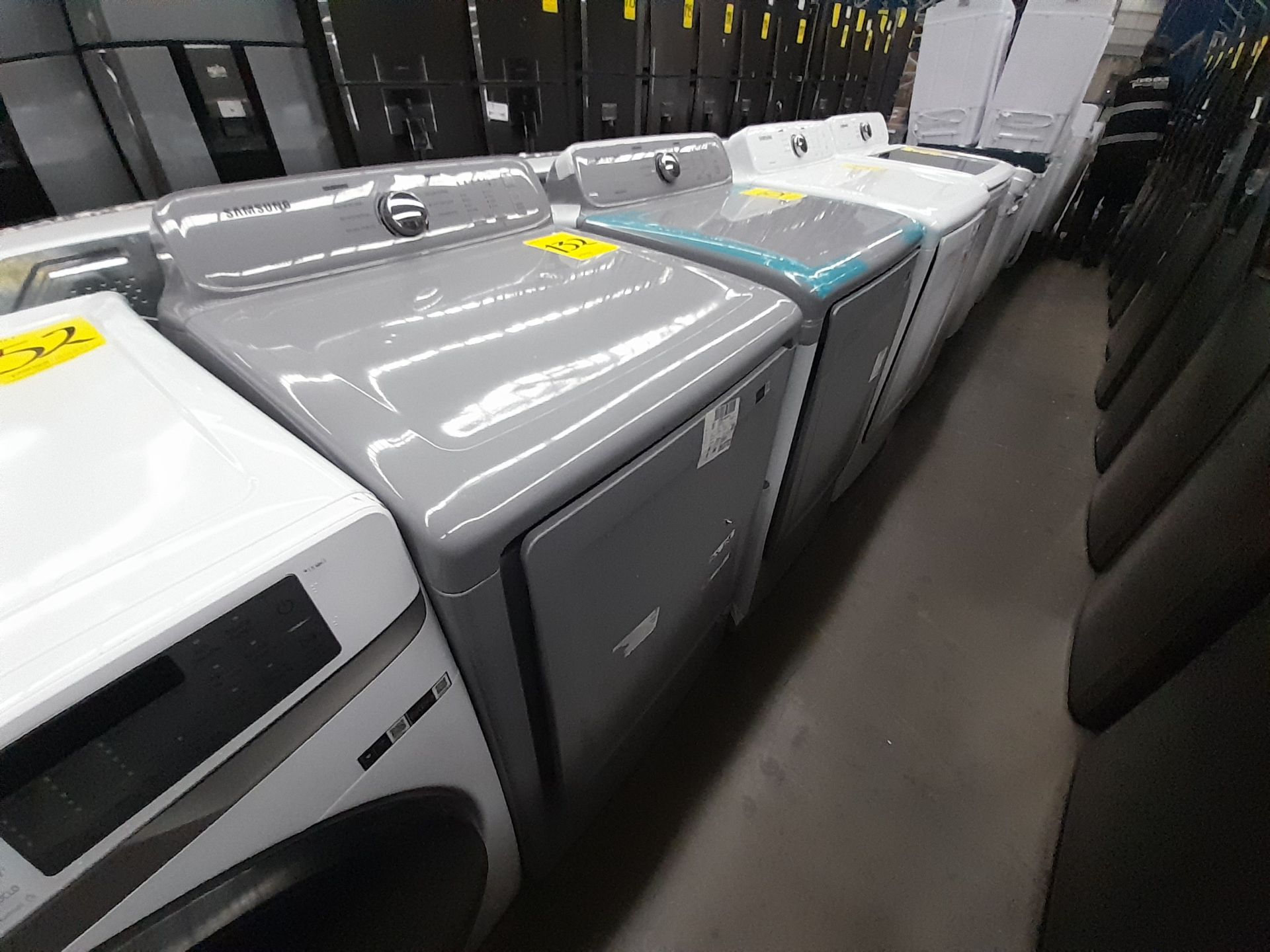 Lote de 1 lavadora y 1 Secadora contiene: 1 lavadora de 20 KG, Marca SAMSUNG, Modelo DVG24A3000Y, S - Image 4 of 7