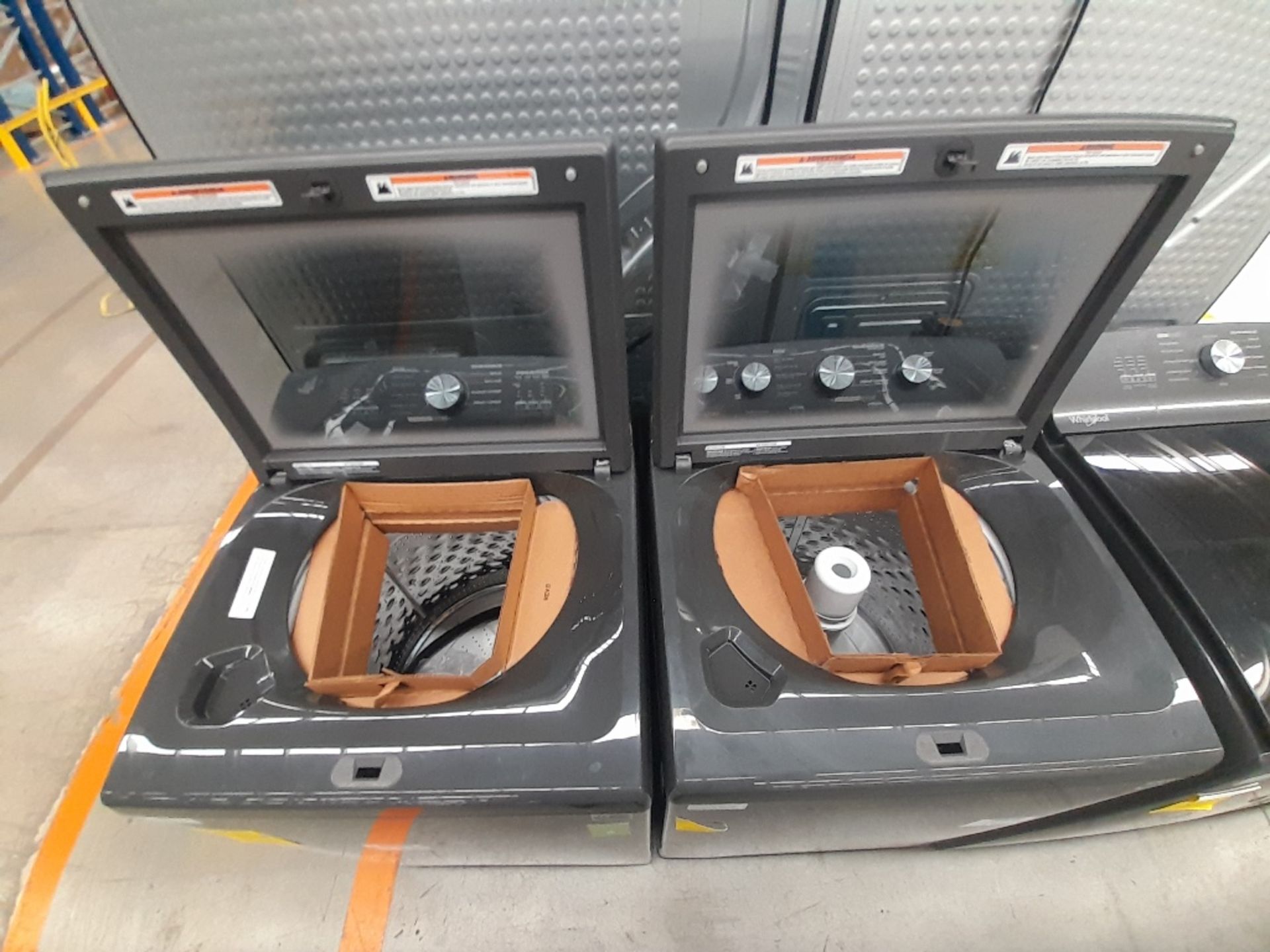 Lote de 2 lavadoras contiene: 1 lavadora de 24 KG, Marca WHIRPOOL, Modelo 8MWTWLA41WGJ0, Serie 2144 - Image 5 of 6