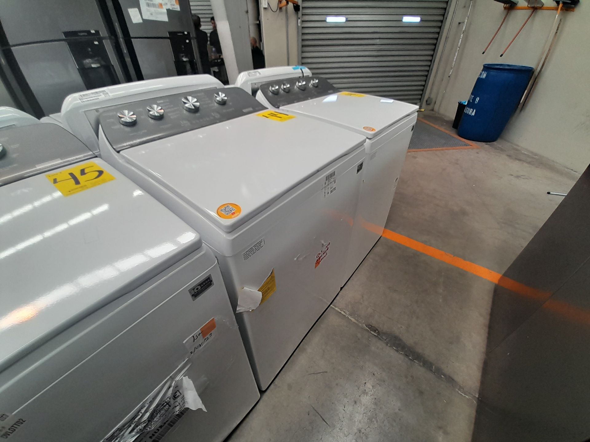 Lote de 2 lavadoras contiene: 1 lavadora de 20 KG, Marca WHIRPOOL, Modelo 8MWTW2024MJM0, Serie 1398 - Image 3 of 6