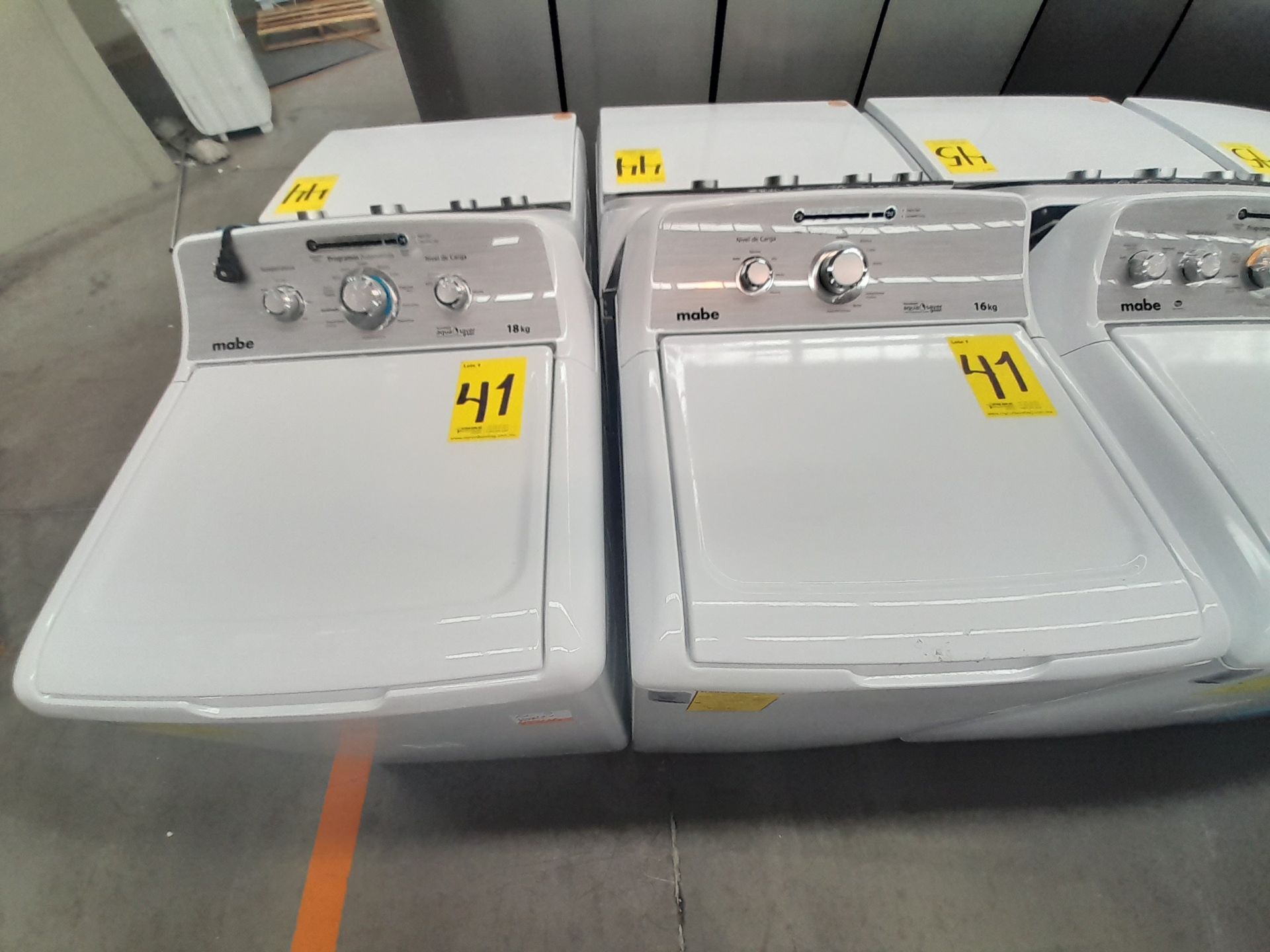 Lote de 2 lavadoras contiene: 1 lavadora de 18 KG, Marca MABE, Modelo LMA78113CBAB01, Serie S76416, - Image 4 of 6
