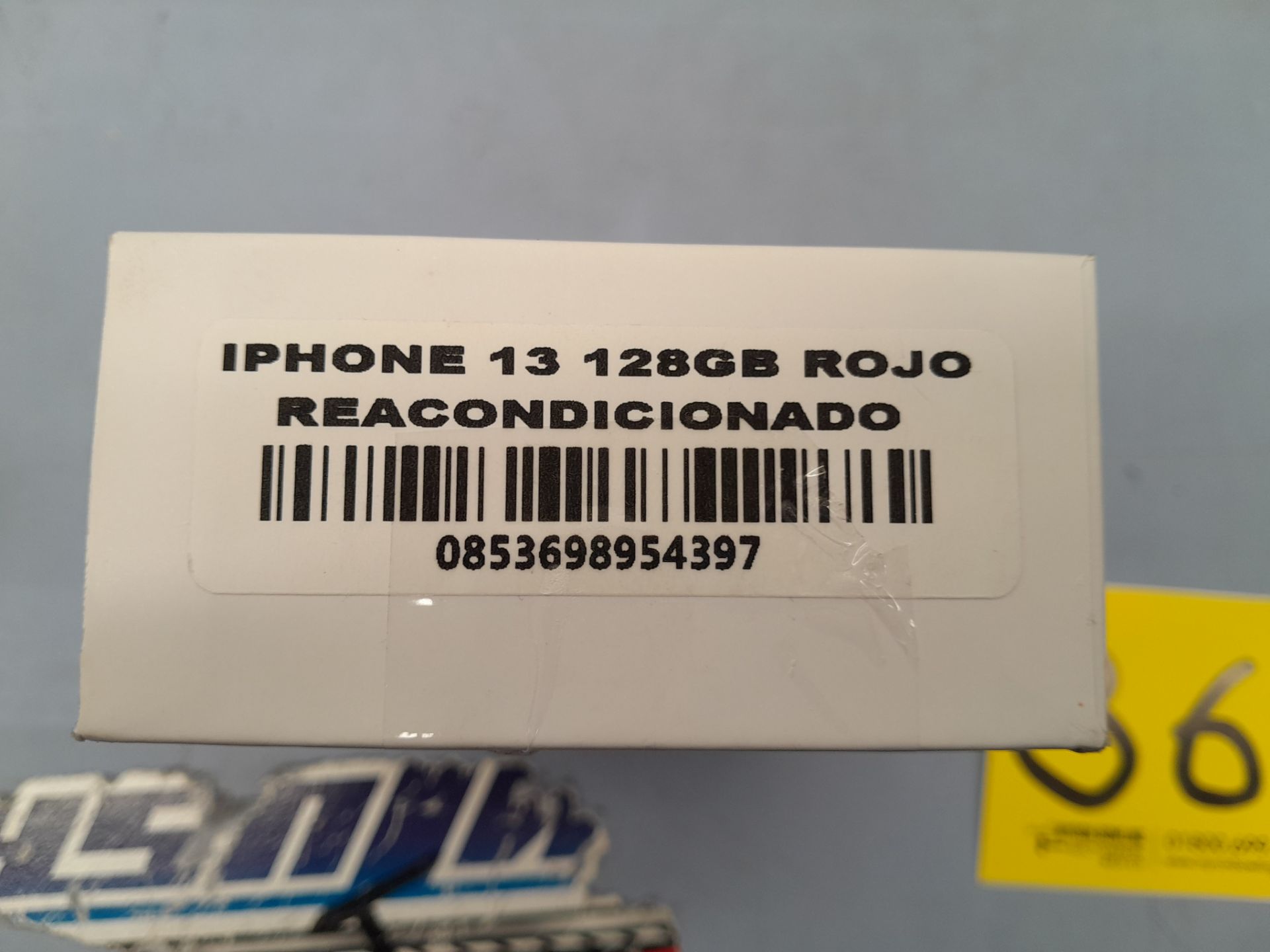 Lote de 1 iPhone 13 de 128 GB color ROJO (enciende) (no se asegura su funcionamiento, favor de insp - Image 3 of 3