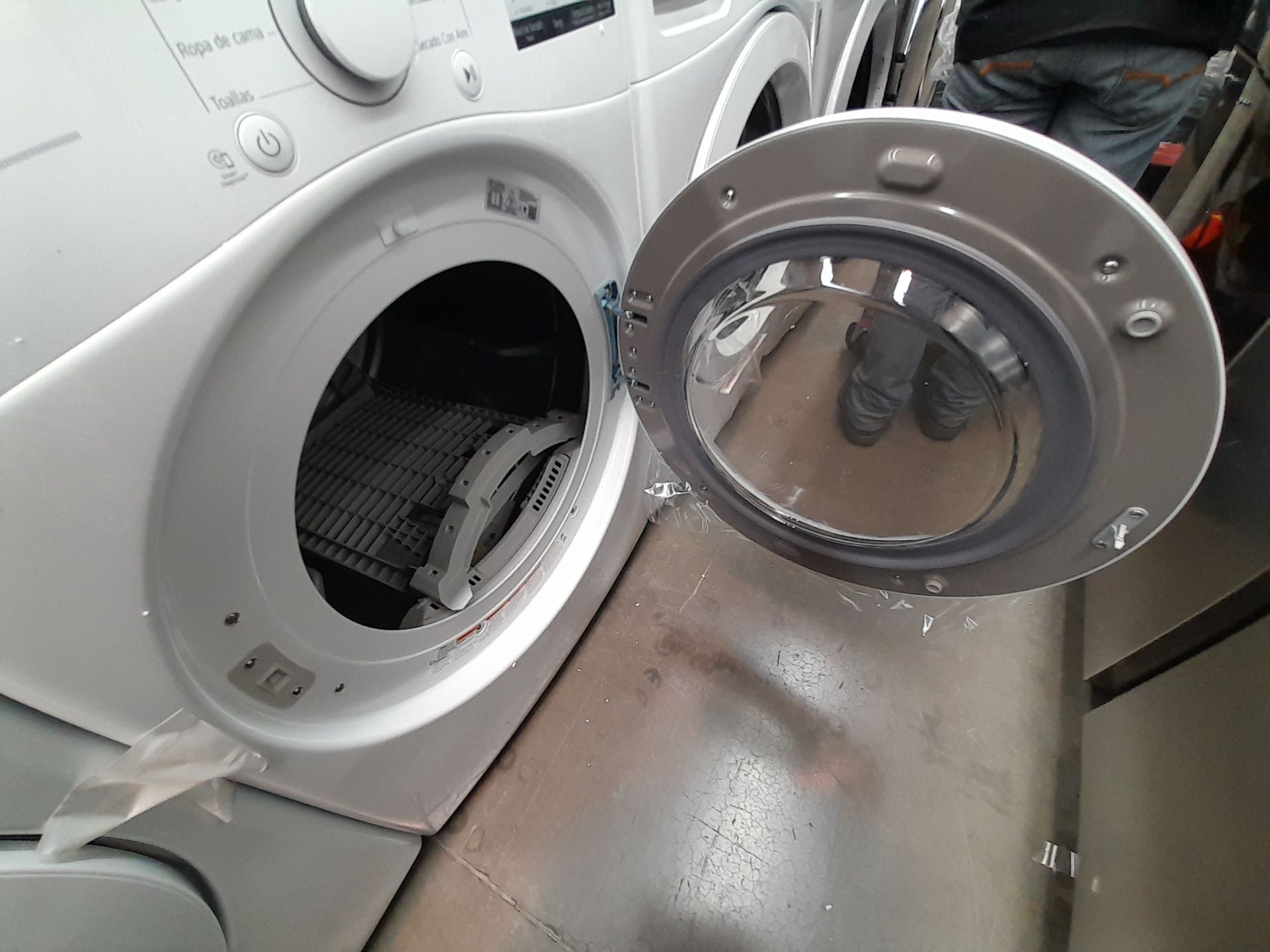 (Nuevo) Lote de 1 lavadora y 1 secadora contiene: 1 lavadora de 20 K, Marca LG, Modelo WN20WV26W, S - Image 5 of 6