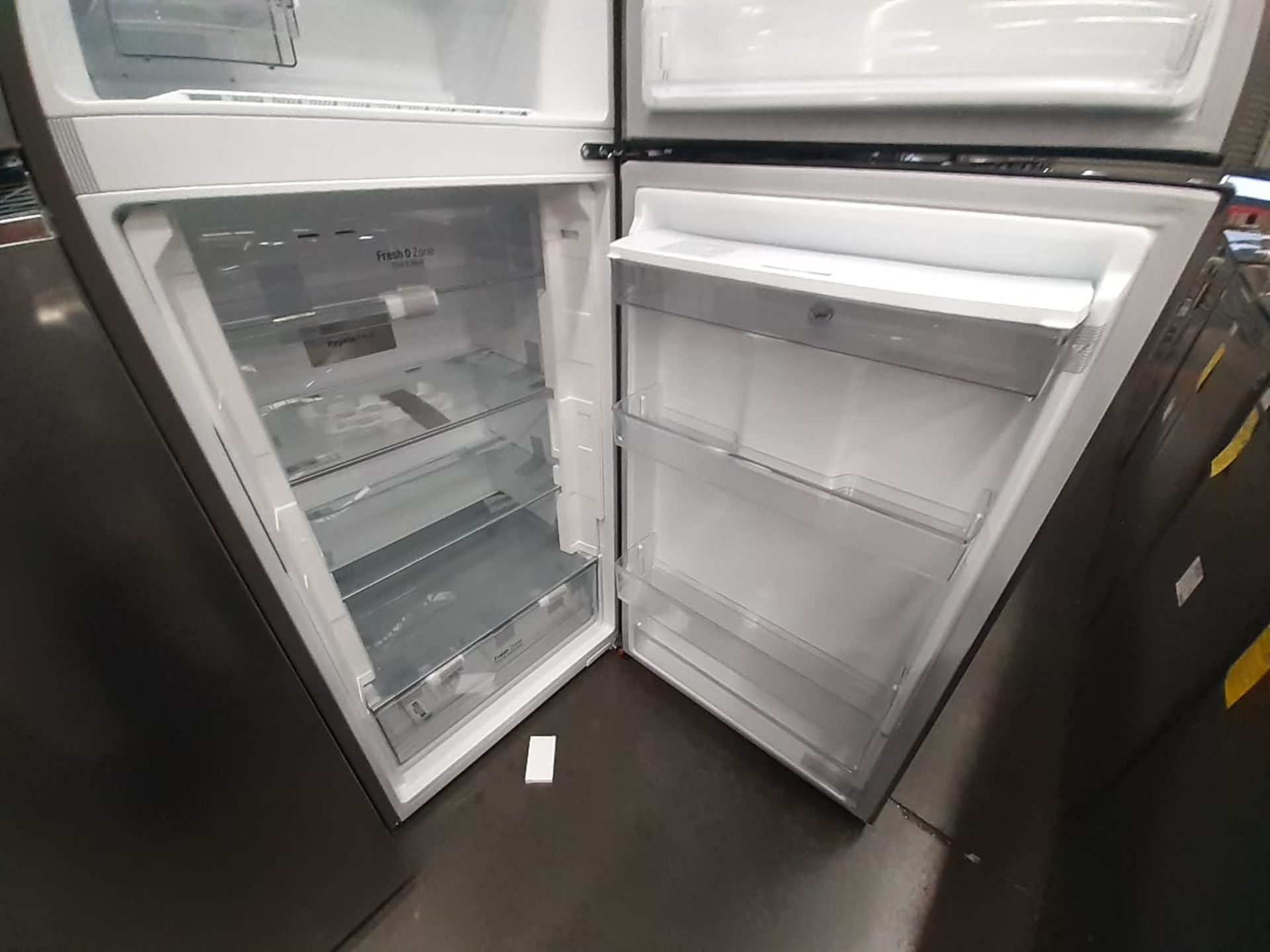 (Nuevo) Lote de 1 Refrigerador con Dispensador de Agua Marca LG, Modelo VT40AWP, Serie Q0W800, Colo - Image 5 of 6