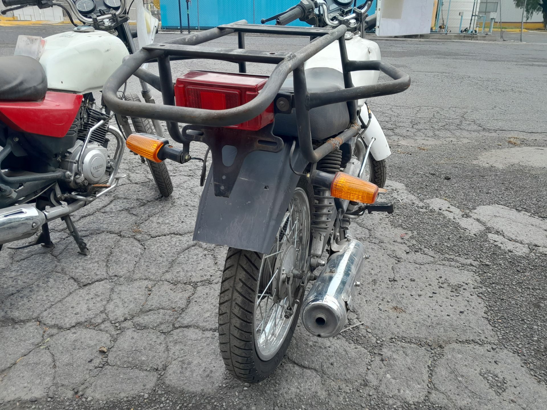 Lote de 2 Motocicletas contiene: 1 Motocicleta de trabajo usada Marca Yamaha YB 125, Modelo 2016, N - Image 9 of 11