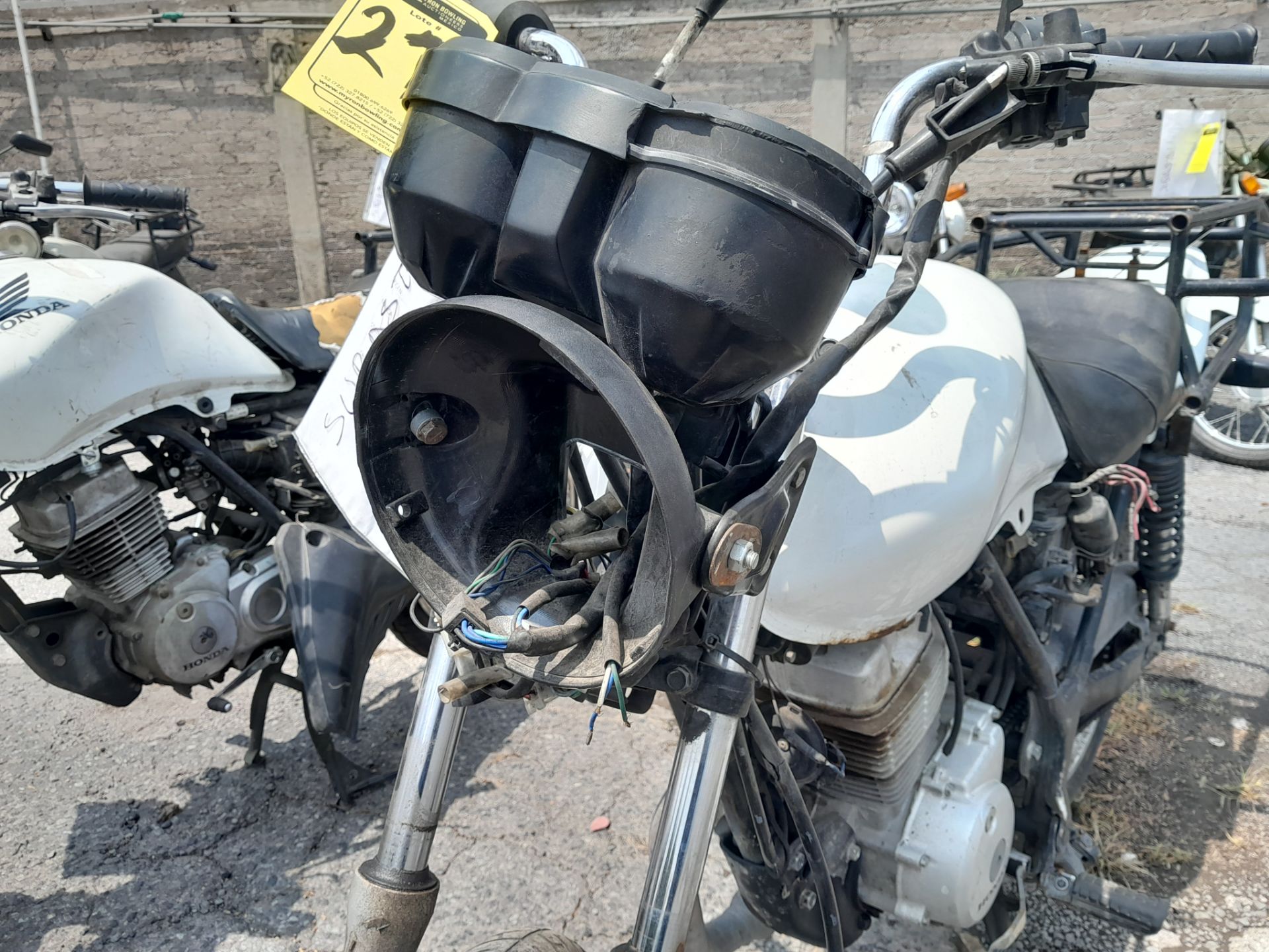 Lote de 2 Motocicletas contiene: 1 Motocicleta de trabajo usada Marca Honda Cargo 150, Modelo 2017, - Image 4 of 11