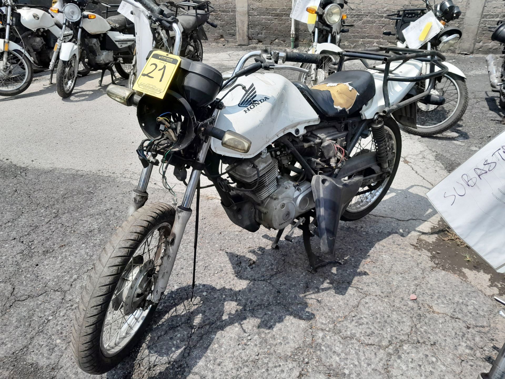 Lote de 2 Motocicletas contiene: 1 Motocicleta de trabajo usada Marca Honda Cargo 150, Modelo 2017, - Image 3 of 11