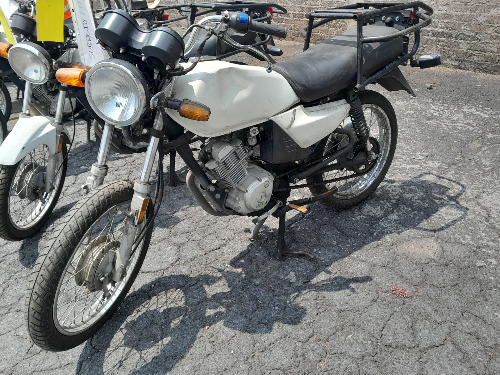 Lote de 2 Motocicletas contiene: 1 Motocicleta de trabajo usada Marca Yamaha YB 125, Modelo 2015, N - Image 3 of 9
