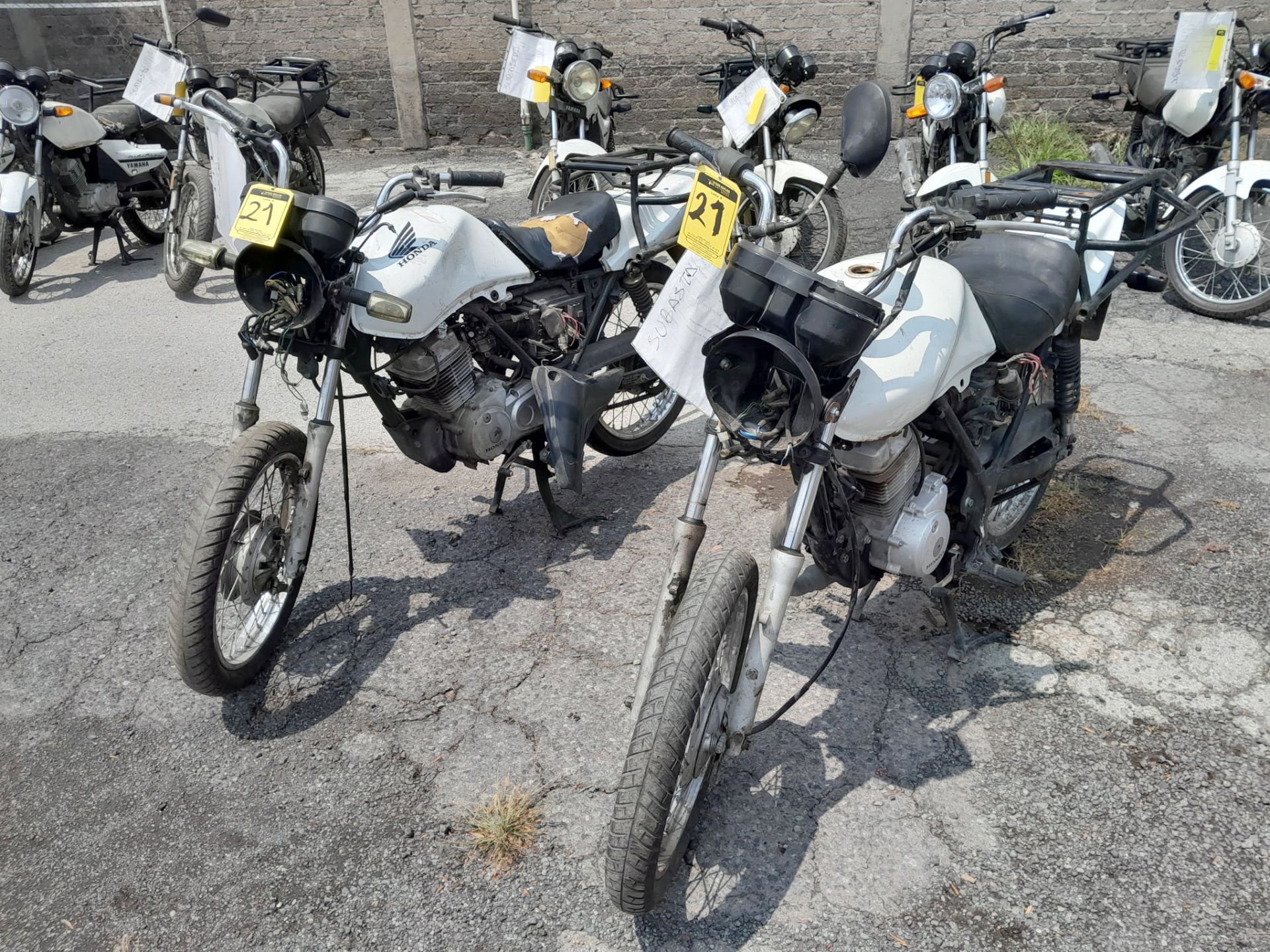 Lote de 2 Motocicletas contiene: 1 Motocicleta de trabajo usada Marca Honda Cargo 150, Modelo 2017,