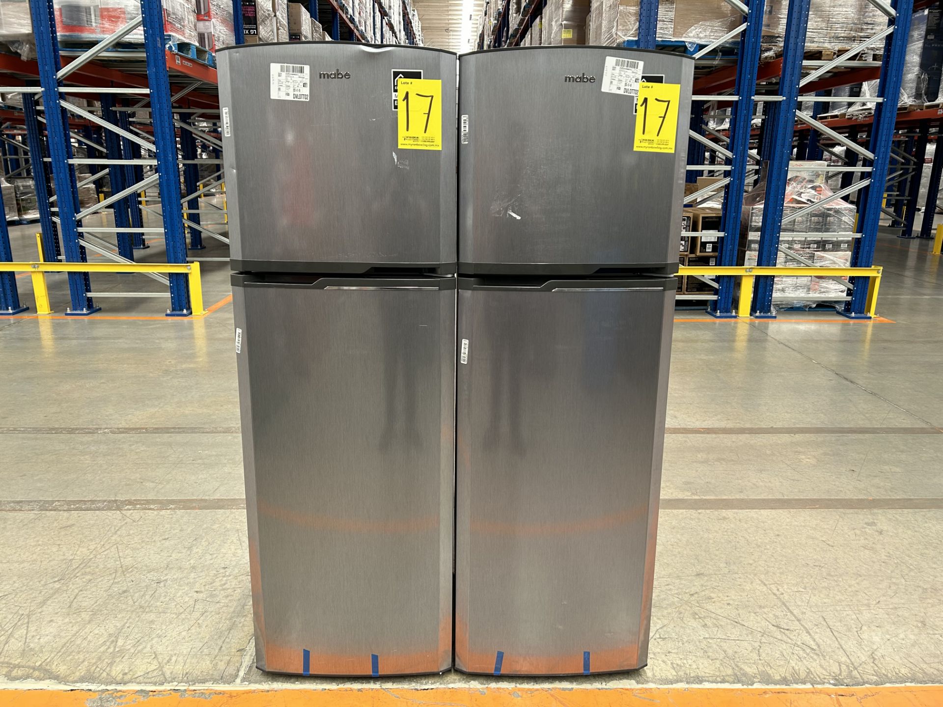 Lote de 2 refrigeradores contiene: 1 refrigerador Marca MABE, Modelo RMA250PVMR, Serie 16797, Color