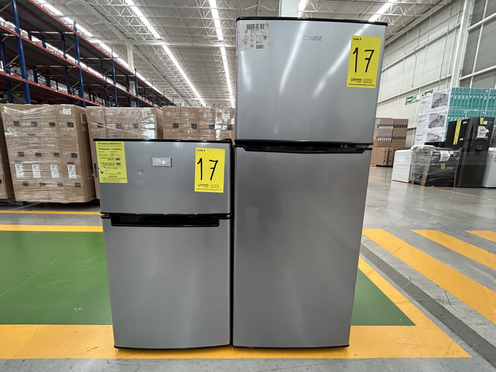 Lote de 2 refrigeradores contiene: 1 refrigerador Marca GALANZ, Modelo GLR55TS1, Serie ND, Color GR
