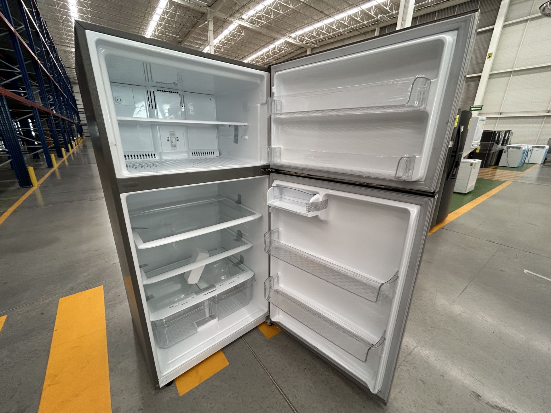 Lote de 1 Refrigerador Marca LG, Modelo GT24BS, Serie 0S368, Color GRIS (No se asegura su funcionam - Image 4 of 5