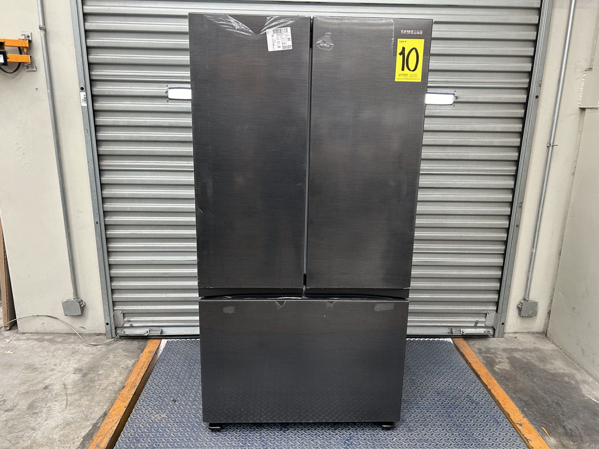 (NUEVO) Lote de 1 Refrigerador Marca SAMSUNG, Modelo RF32CG5N10B1, Serie 00968T, Color GRIS.