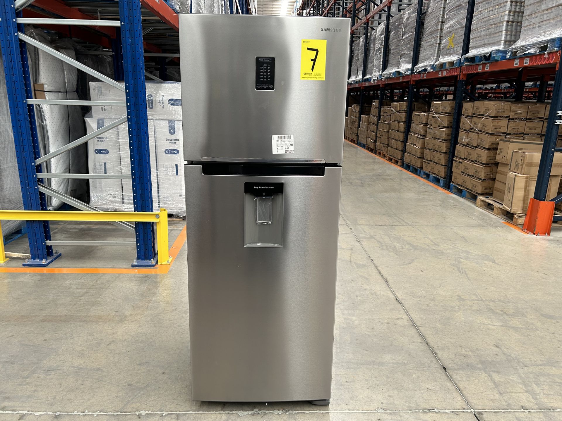 (NUEVO) Lote de 1 Refrigerador con dispensador de agua Marca SAMSUNG, Modelo RT38A5982SL, Serie 084