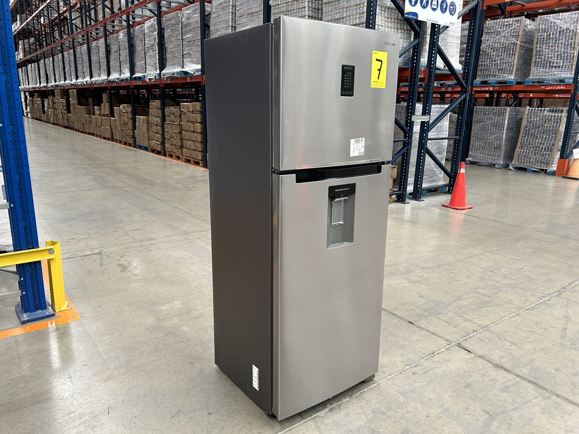(NUEVO) Lote de 1 Refrigerador con dispensador de agua Marca SAMSUNG, Modelo RT38A5982SL, Serie 084 - Image 2 of 5