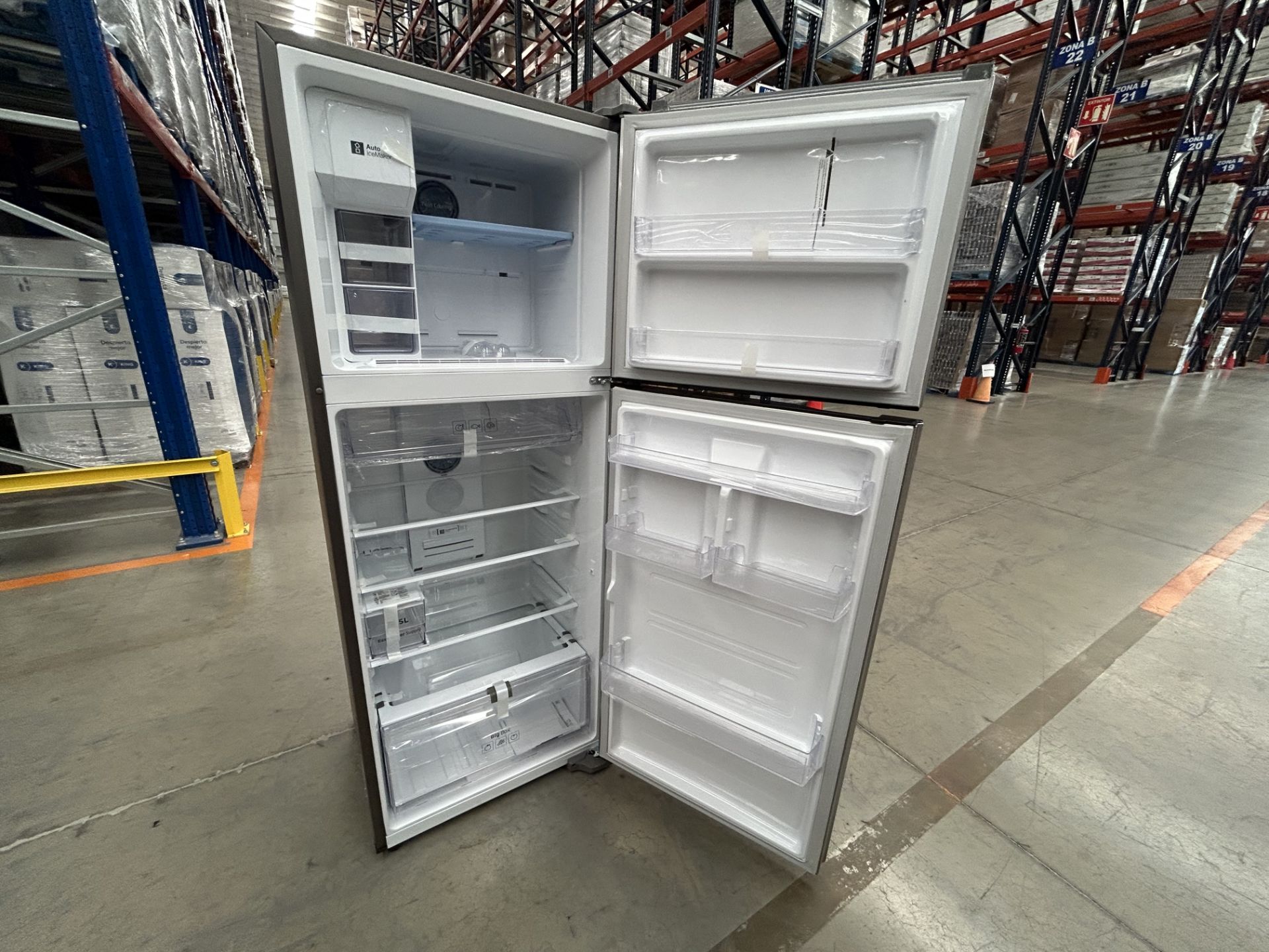 (NUEVO) Lote de 1 Refrigerador con dispensador de agua Marca SAMSUNG, Modelo RT38A5982SL, Serie 400 - Image 4 of 5