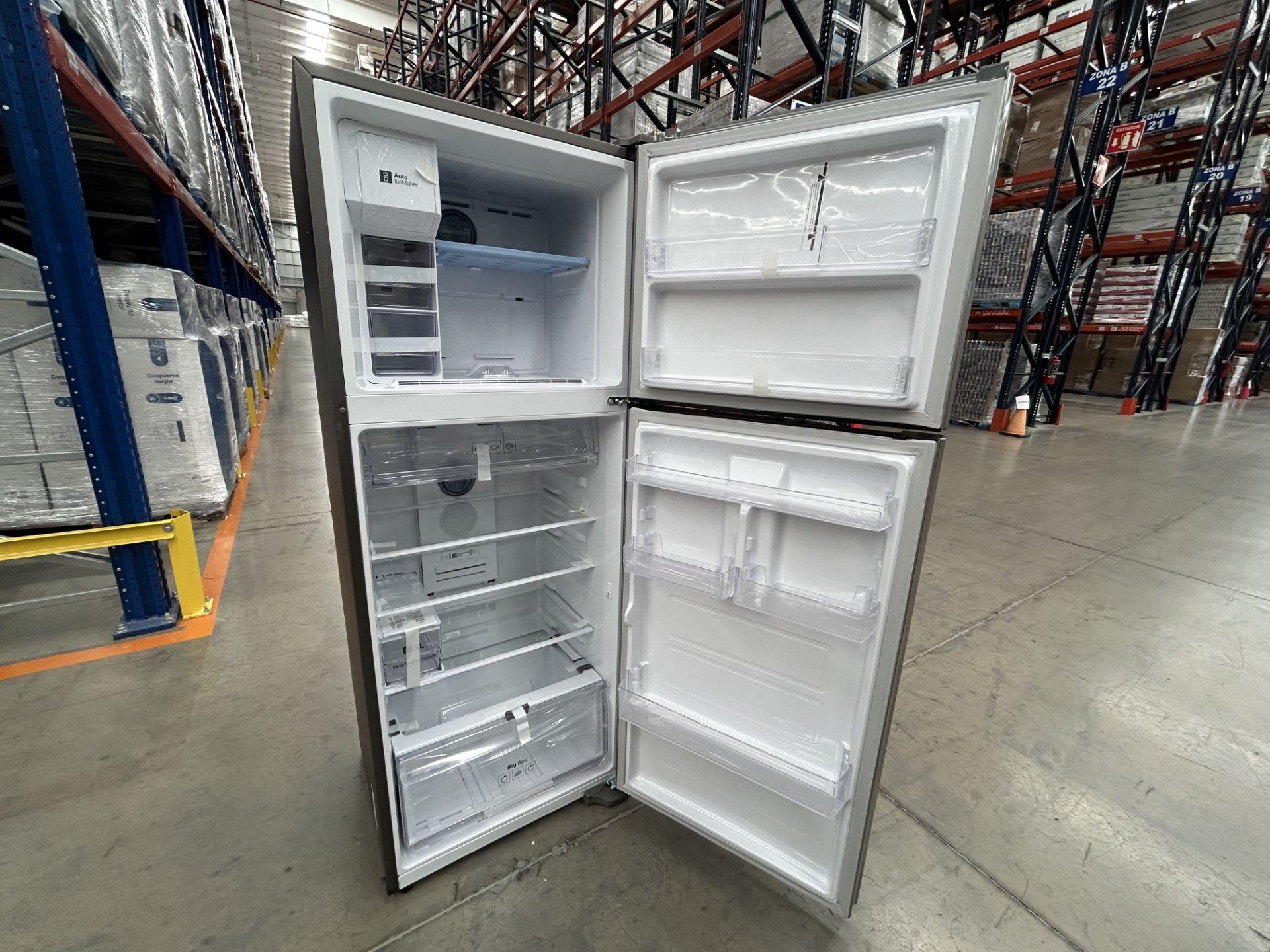 (NUEVO) Lote de 1 Refrigerador con dispensador de agua Marca SAMSUNG, Modelo RT38A5982SL, Serie 084 - Image 4 of 5