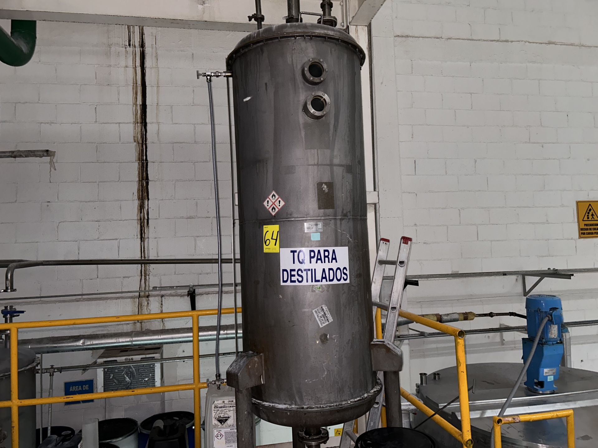 Alcohol Condensate Tank, 304 stainless steel tank; with Dimensions Height: 2.32 m Width: 0.84 m; Fe - Image 5 of 8