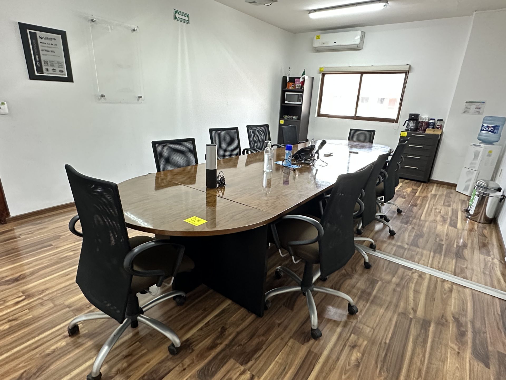 Lot of office furniture includes: 1 Boardroom table in brown wood measuring approximately 4.30 x 1. - Image 3 of 18