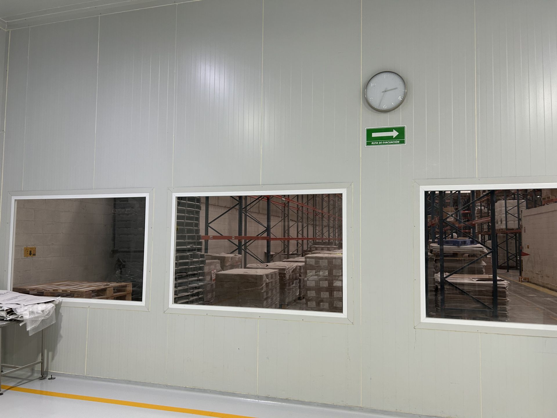 Multi Panel Room Floor area: 167.79 m2 (10.60 x 15.86m) Construction area: 107.40 m2; Height n.l.t. - Image 4 of 12