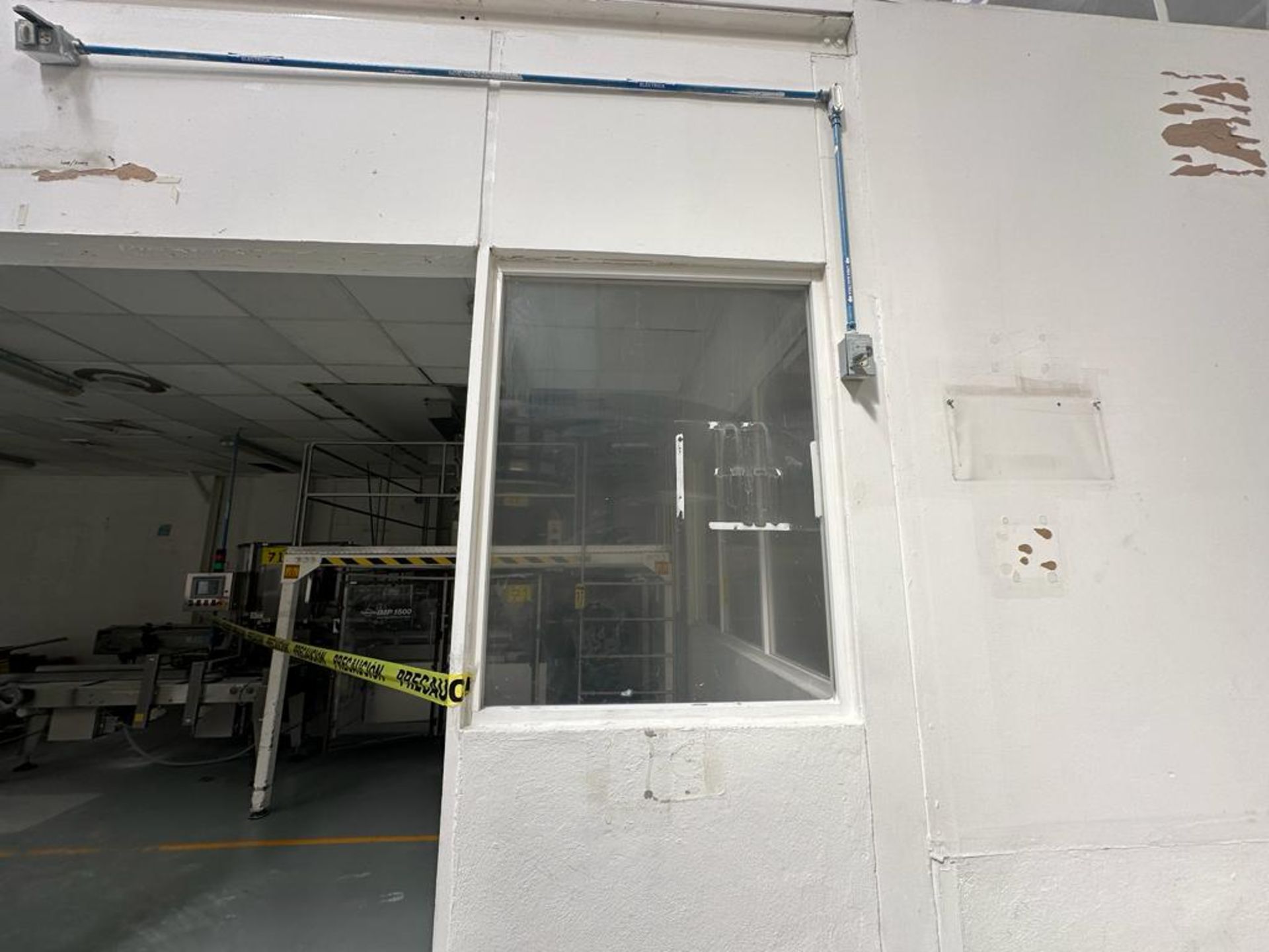 Lot consists of: 3 aluminum windows with acrylic - Image 7 of 12