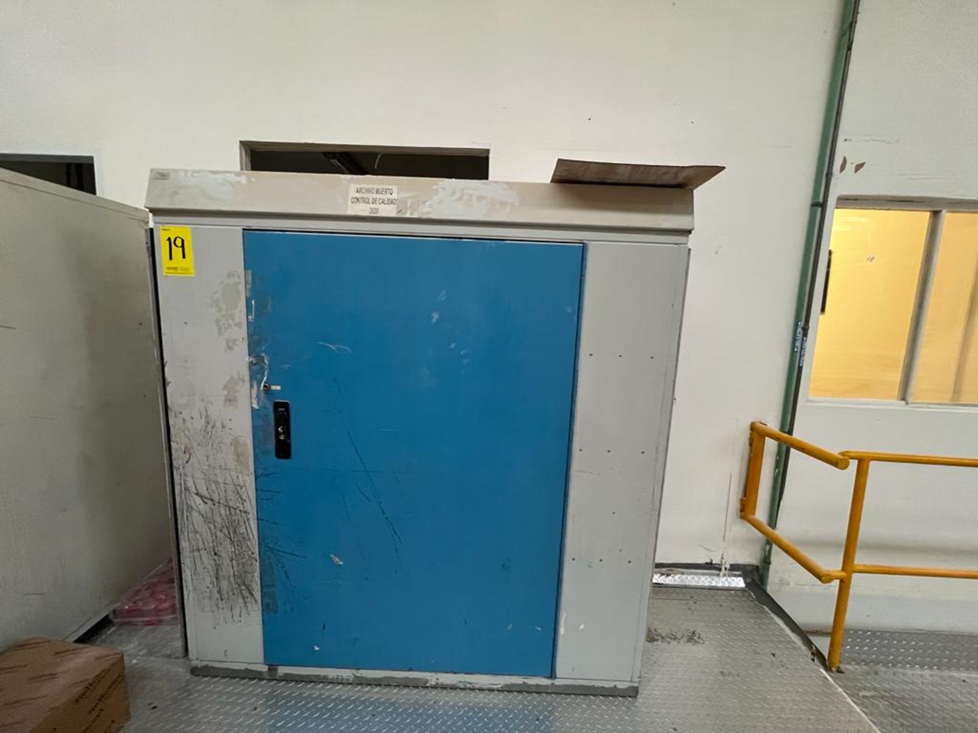 1 Laboratory cabinet with 2 doors with stainless steel cover measures approximately 1.20 x 0.60 x 0 - Image 15 of 18