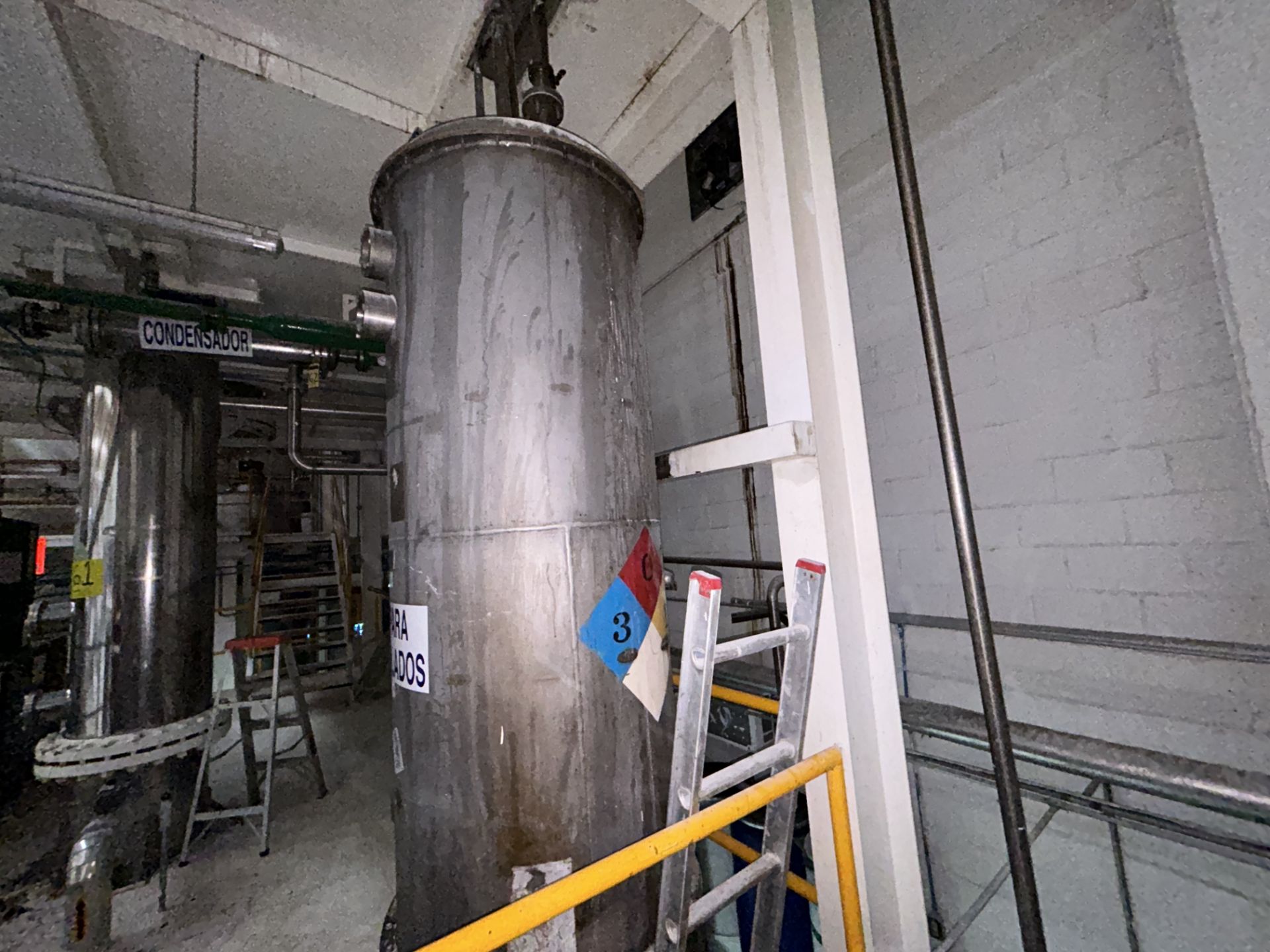 Alcohol Condensate Tank, 304 stainless steel tank; with Dimensions Height: 2.32 m Width: 0.84 m; Fe - Image 3 of 8