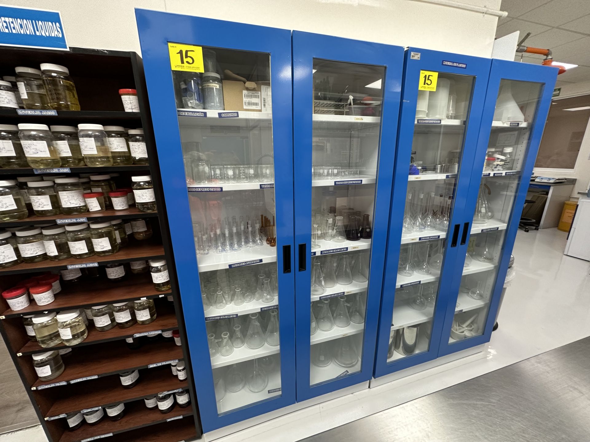 2 Laboratory storage cabinets with interchangeable shelves and glass doors measuring approx. 1.0 x - Image 7 of 9