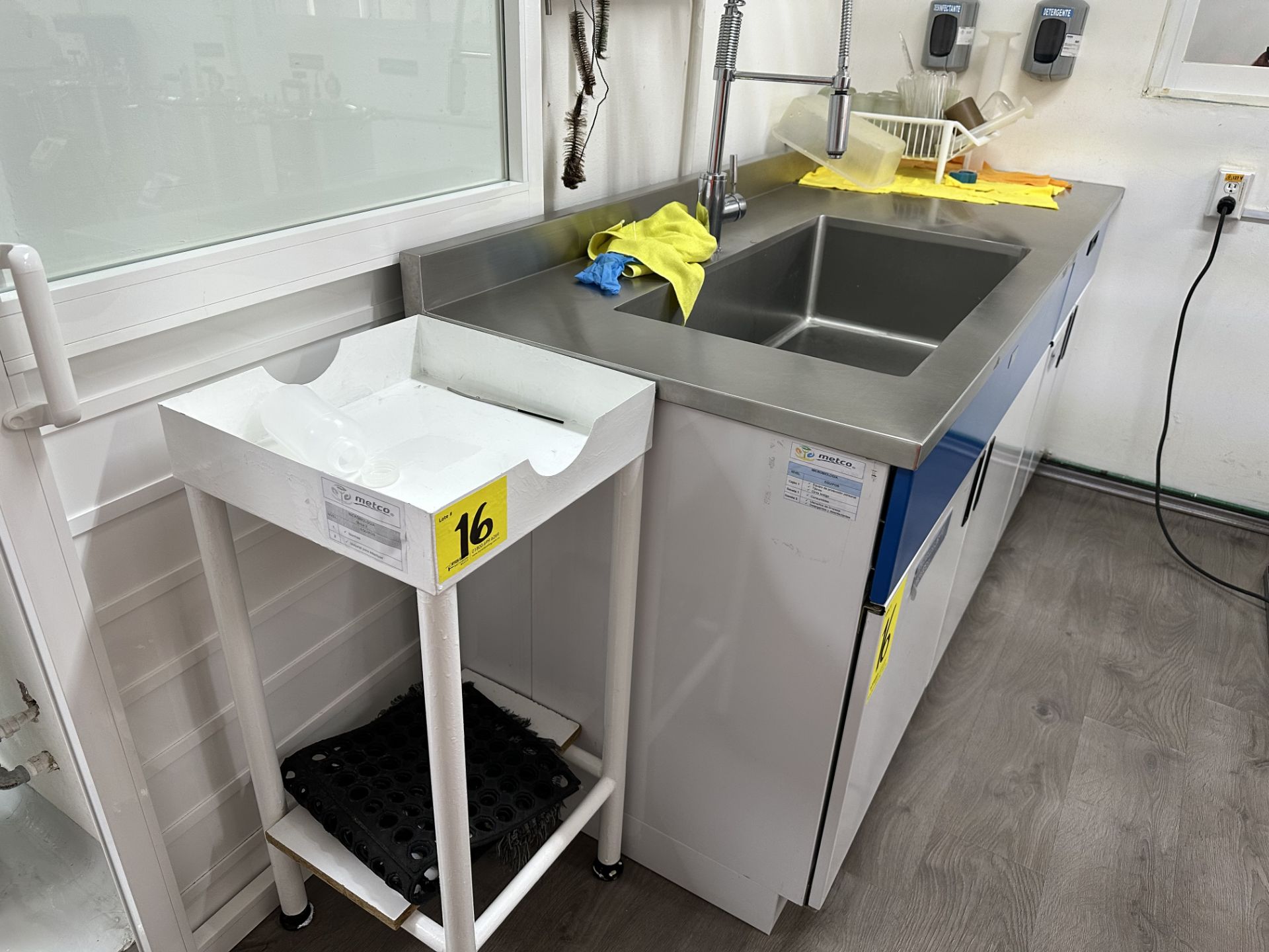 1 laboratory cabinet with stainless steel cover and sink, measures approximately 2.0 x 0.76 x 0.90 - Image 7 of 13