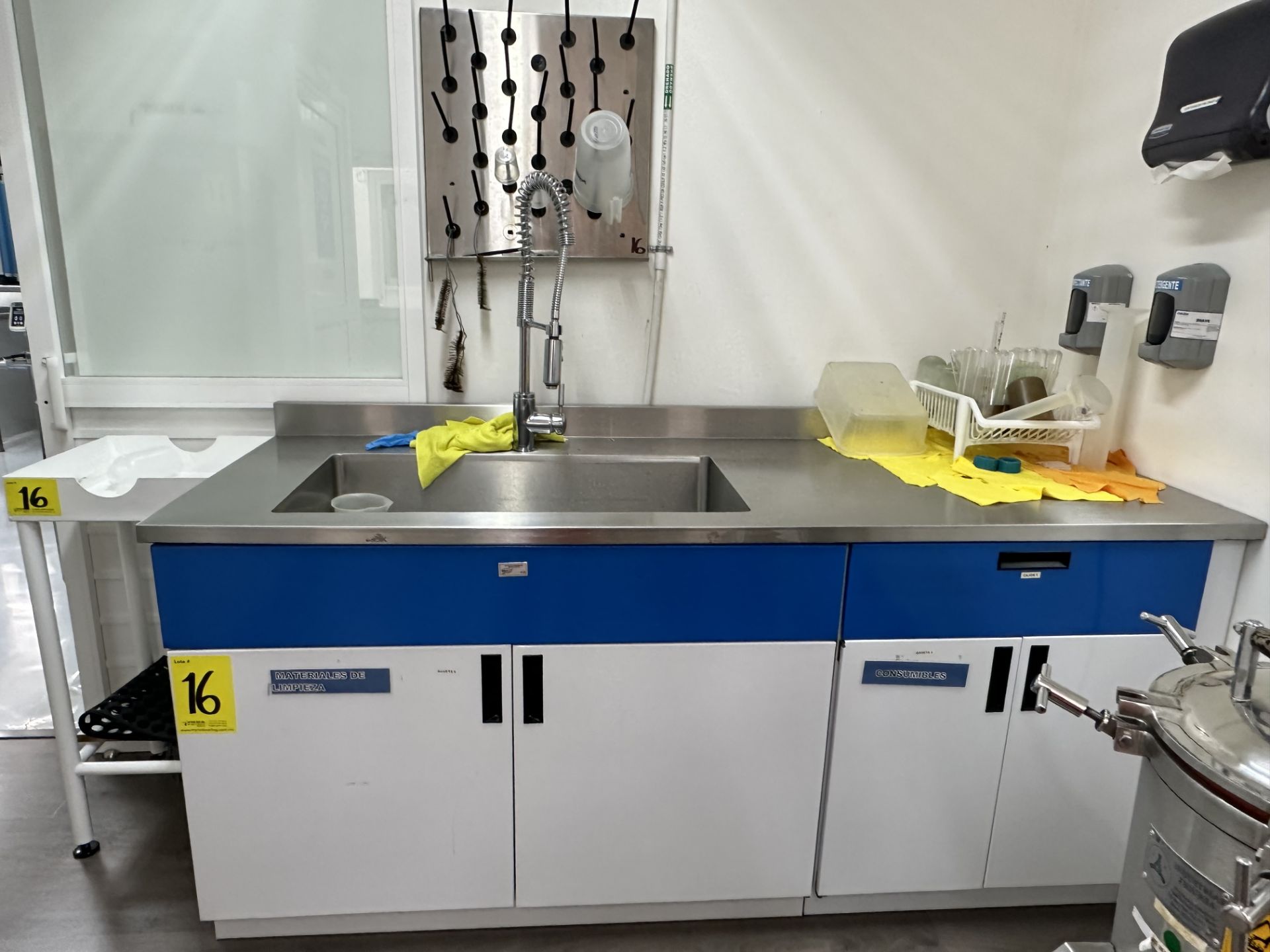 1 laboratory cabinet with stainless steel cover and sink, measures approximately 2.0 x 0.76 x 0.90 - Image 2 of 13