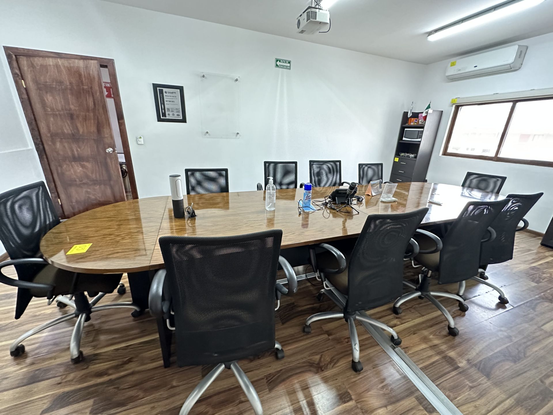 Lot of office furniture includes: 1 Boardroom table in brown wood measuring approximately 4.30 x 1. - Image 6 of 18