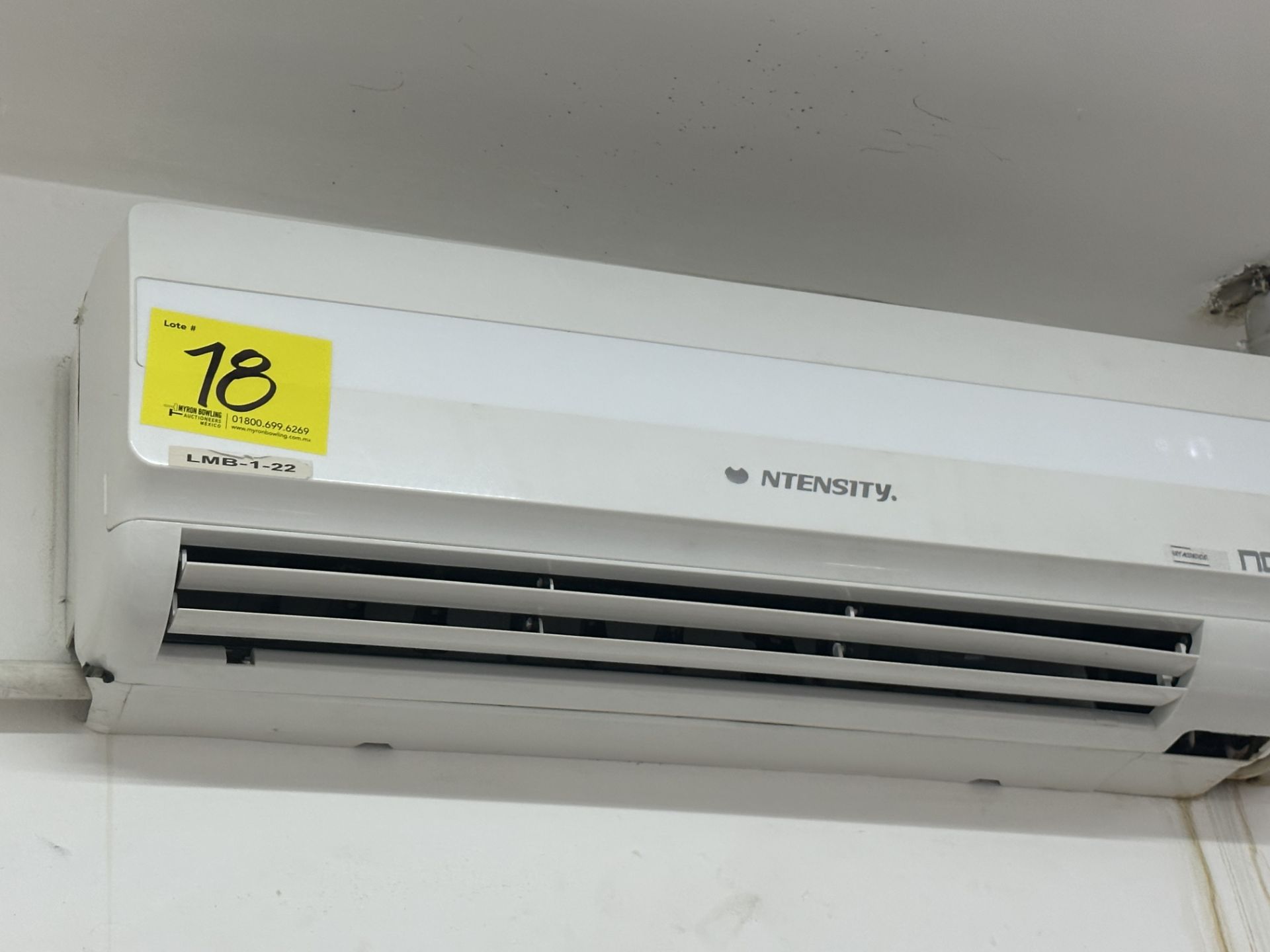 Lot of 3 minisplit air conditioners: 1 Carrier Air Conditioner, Model ND, ND Series, includes conde - Image 12 of 15