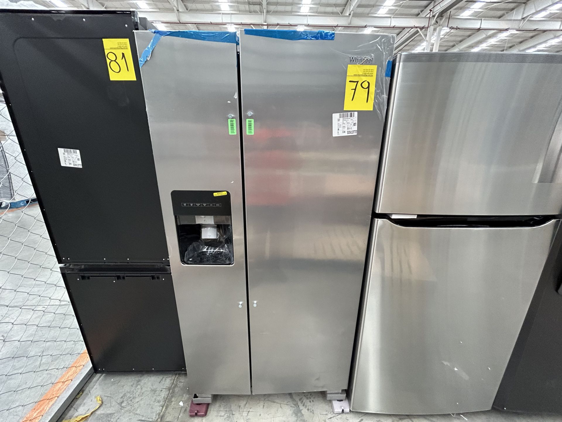 Lote de 1 Refrigerador con dispensador de agua Marca WHIRPOOL, Modelo WD2620S, Serie 704856, Color