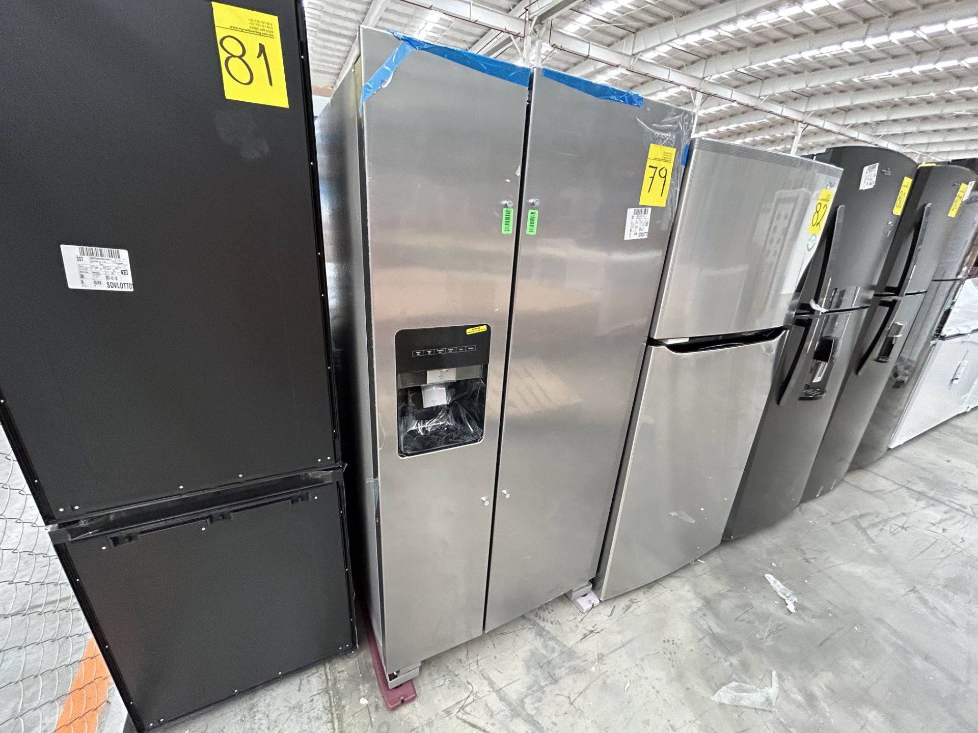 Lote de 1 Refrigerador con dispensador de agua Marca WHIRPOOL, Modelo WD2620S, Serie 704856, Color - Image 3 of 5