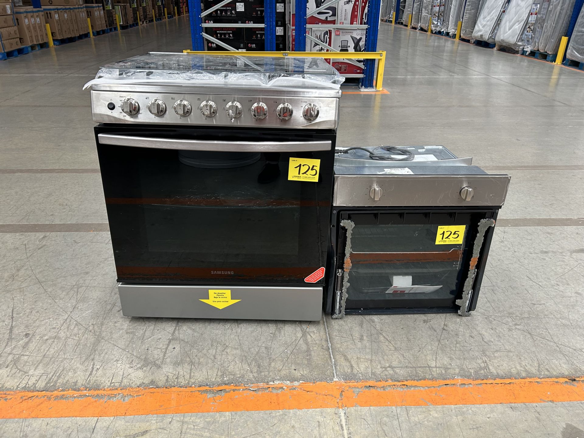 Lote de 1 estufa de 6 quemadores y 1 horno contiene: 1 Estufa Marca SAMSUNG, Modelo NX52T5411MS, Se