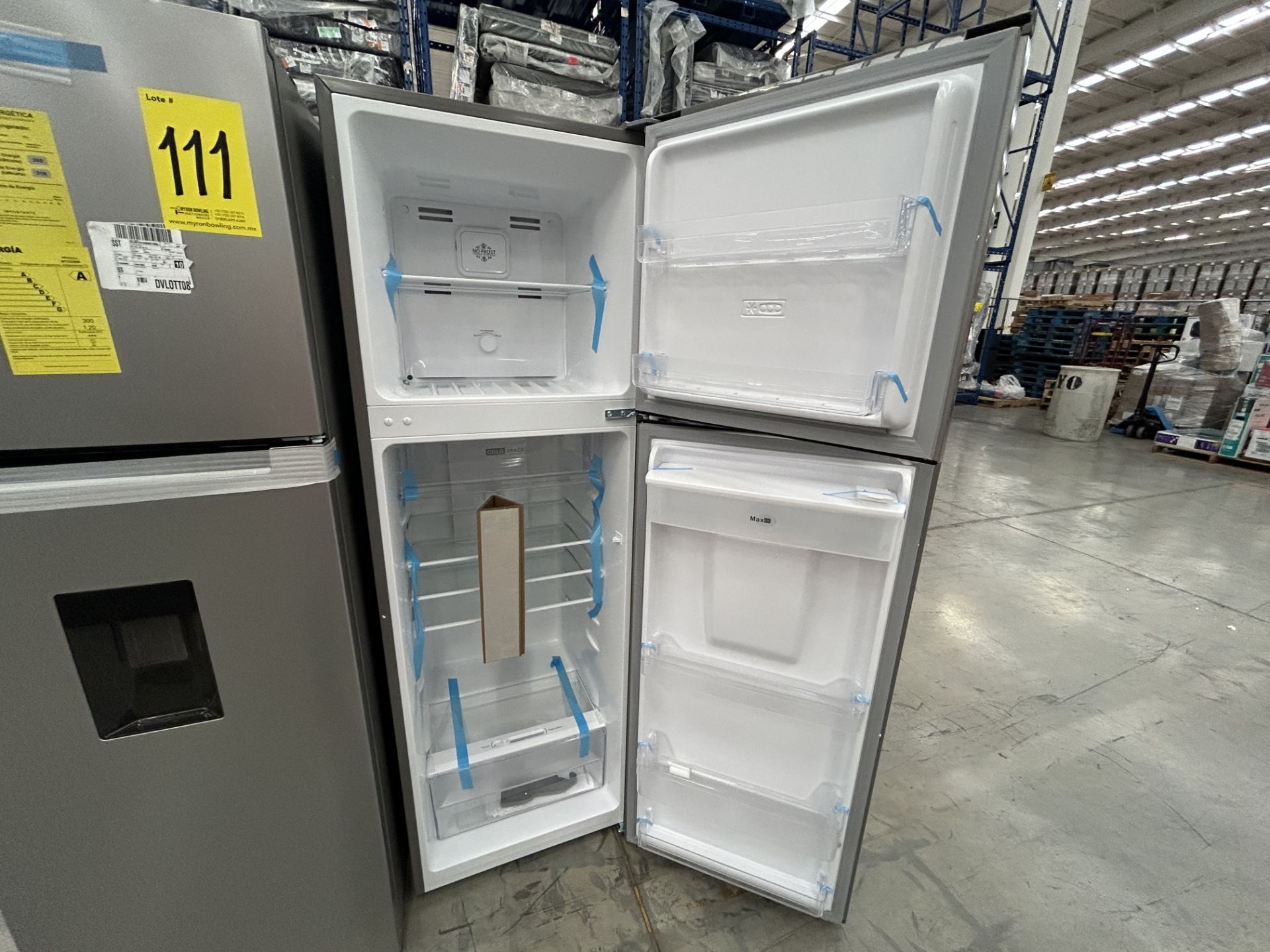 Lote de 2 Refrigeradores contiene: 1 Refrigerador con dispensador de agua Marca WHIRPOOL, Modelo WT - Image 4 of 6