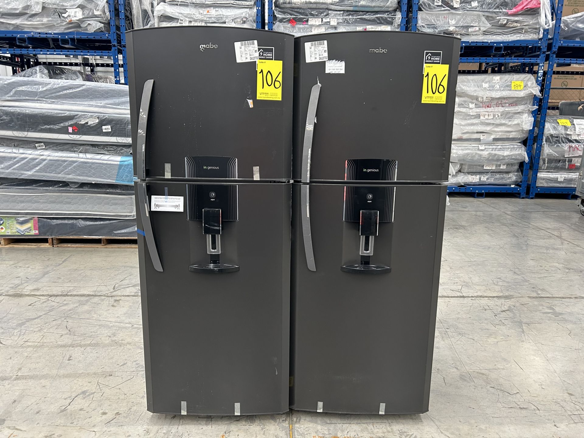 Lote de 2 Refrigeradores contiene: 1 Refrigerador con dispensador de agua Marca MABE, Modelo RME360