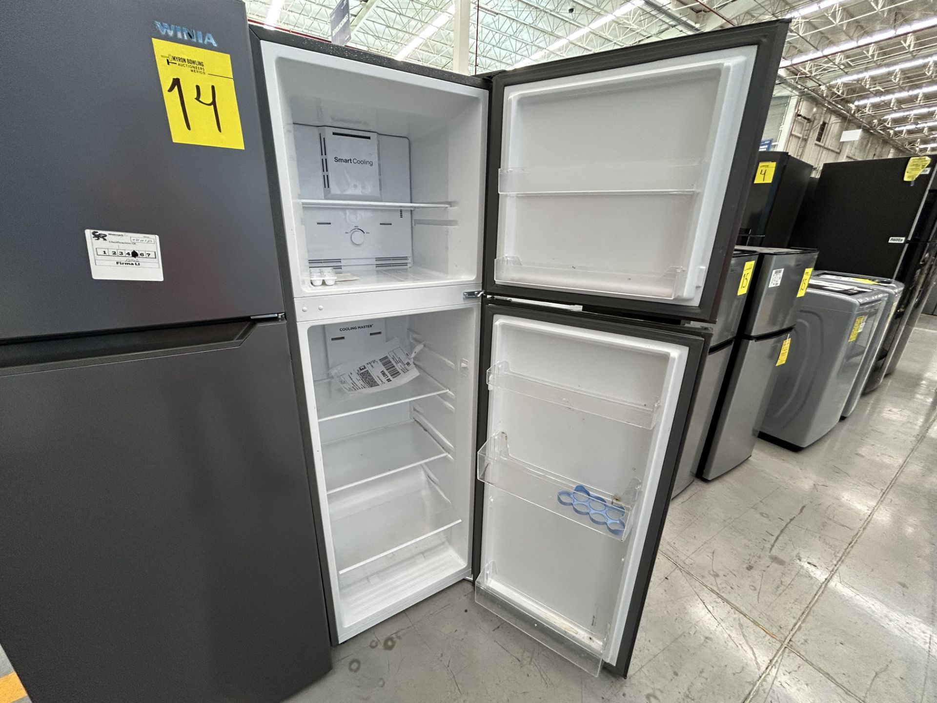 Lote de 2 Refrigeradores contiene: 1 Refrigerador Marca WINIA, Modelo WRT9000AMMX, Serie 012580, Co - Image 4 of 6
