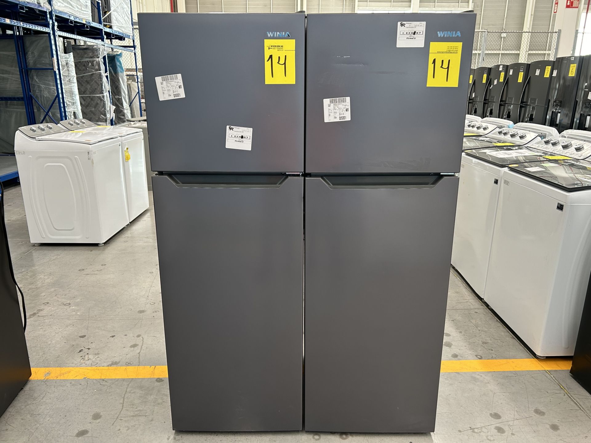 Lote de 2 Refrigeradores contiene: 1 Refrigerador Marca WINIA, Modelo WRT9000AMMX, Serie 012580, Co