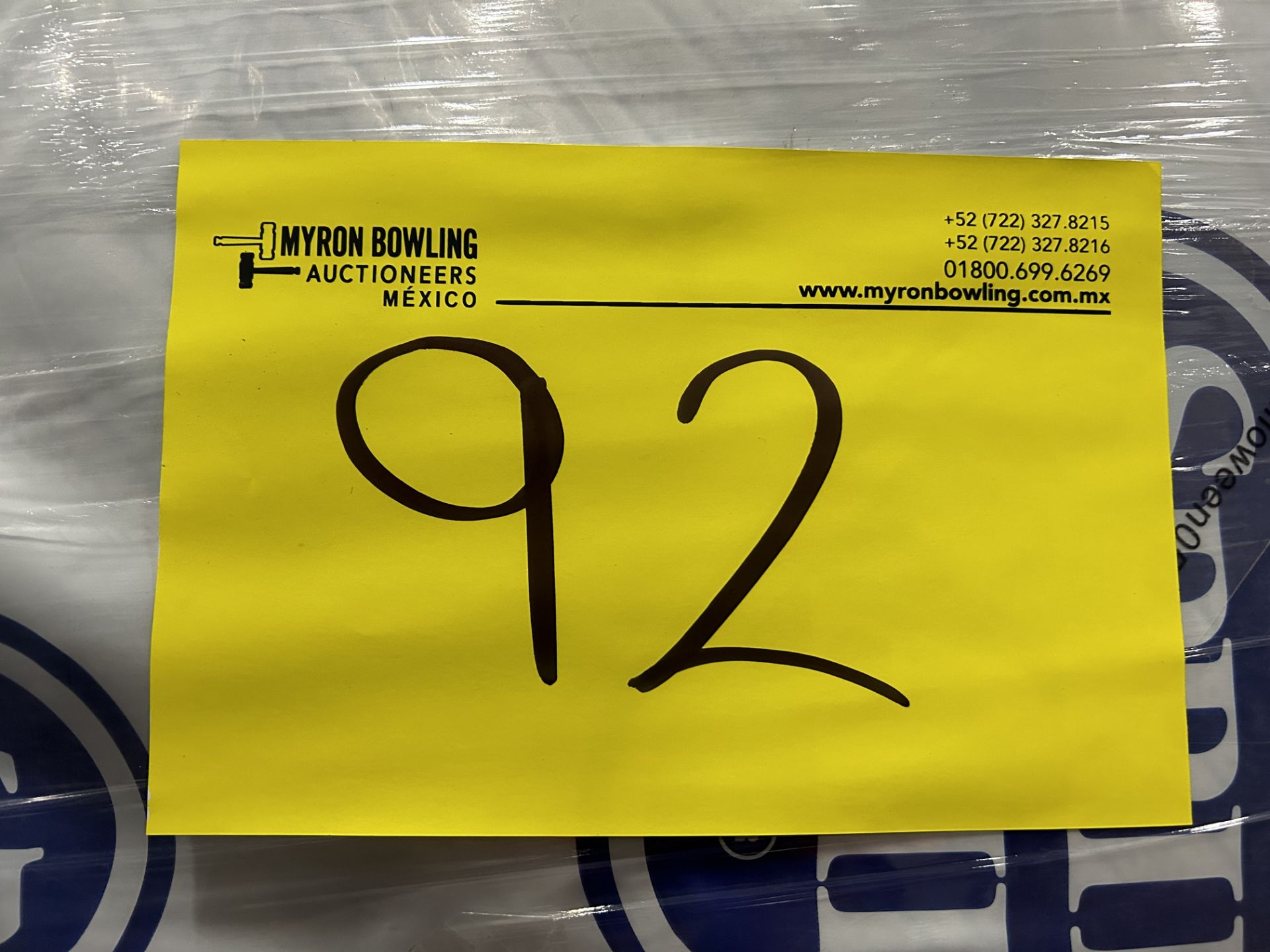 Lote de 13 piezas contiene: 1 colchón Queen Size Marca SPRING AIR, mas 1 base tipo box; 2 colchones - Image 4 of 4