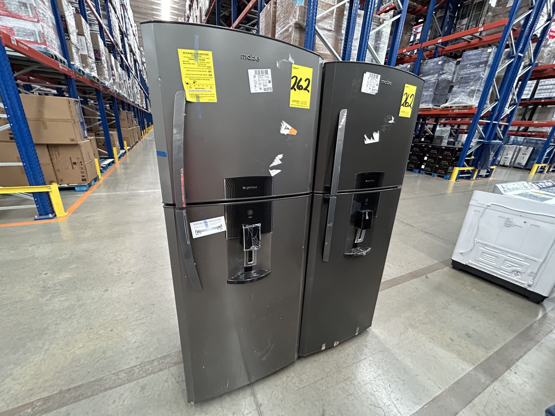 Lote de 2 refrigeradores contiene: 1 Refrigerador con dispensador de agua Marca MABE, Modelo RME360 - Image 2 of 6