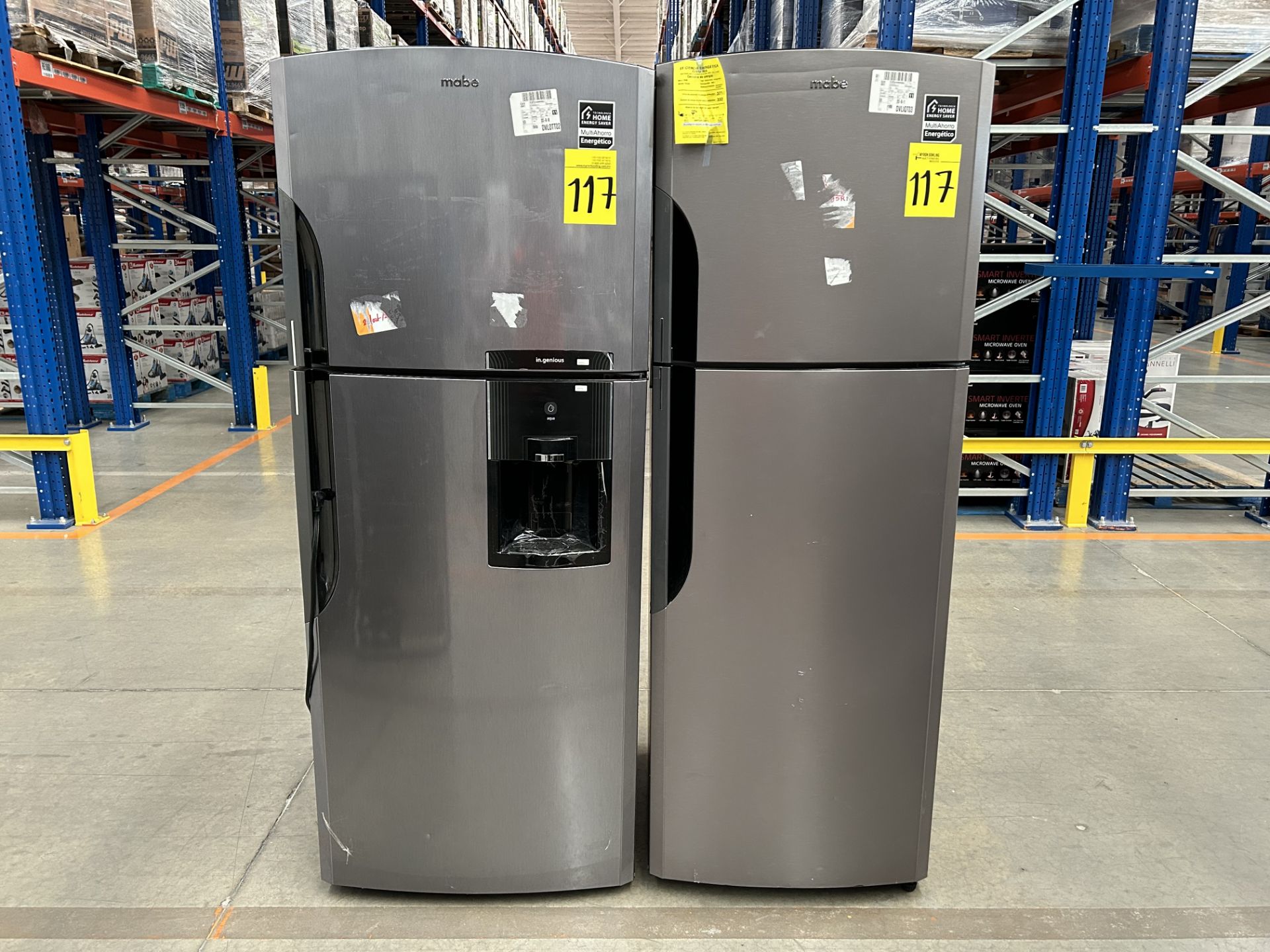 Lote de 2 refrigeradores contiene: 1 Refrigerador con dispensador de agua Marca MABE, Modelo RMS510
